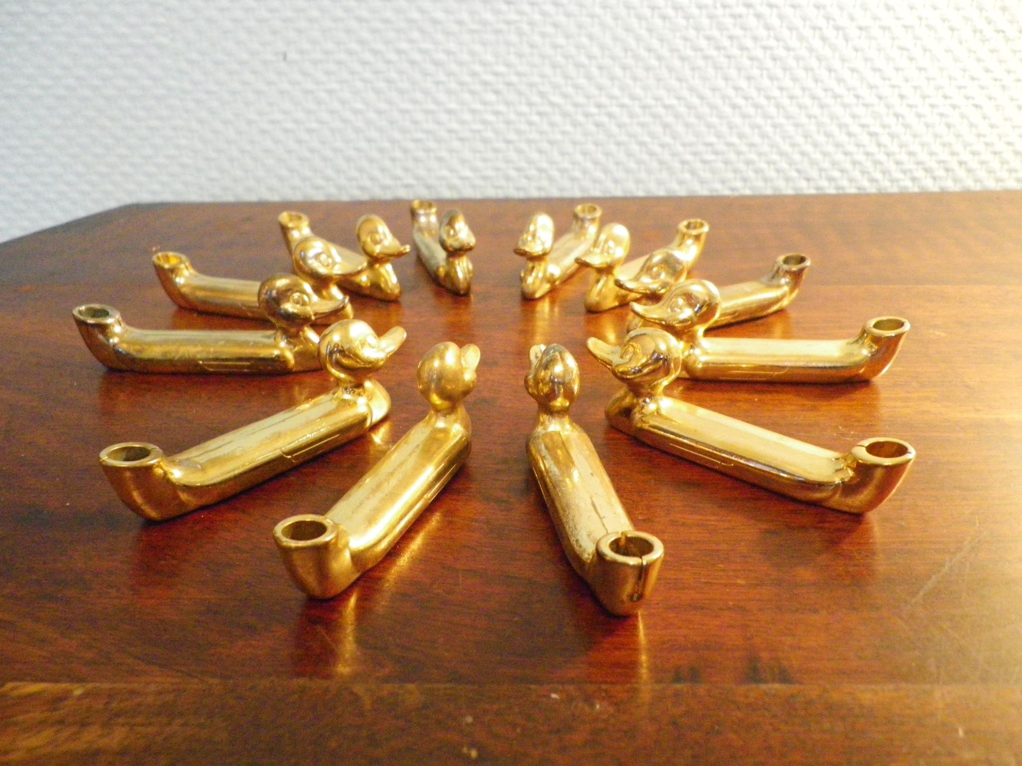 Box of 12 knife holders in silver metal, shape of canrds, 60s