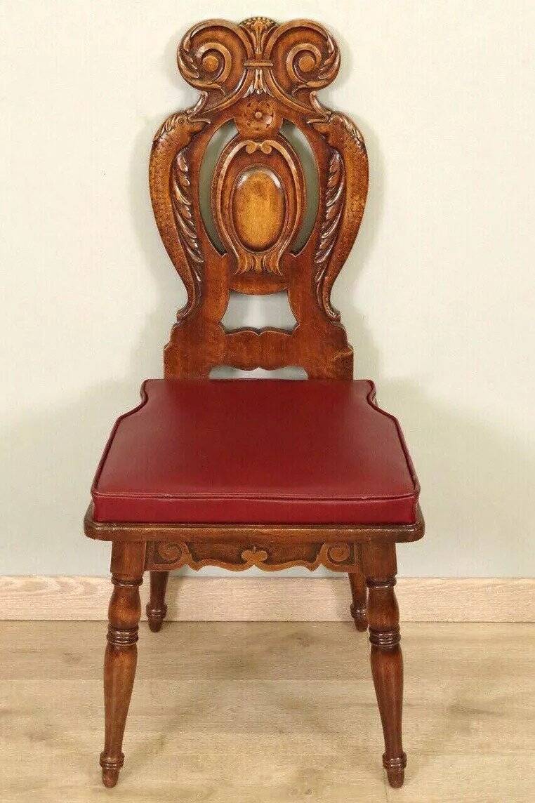 Set of 6 Italian Renaissance style chairs in solid walnut, finely carved.
