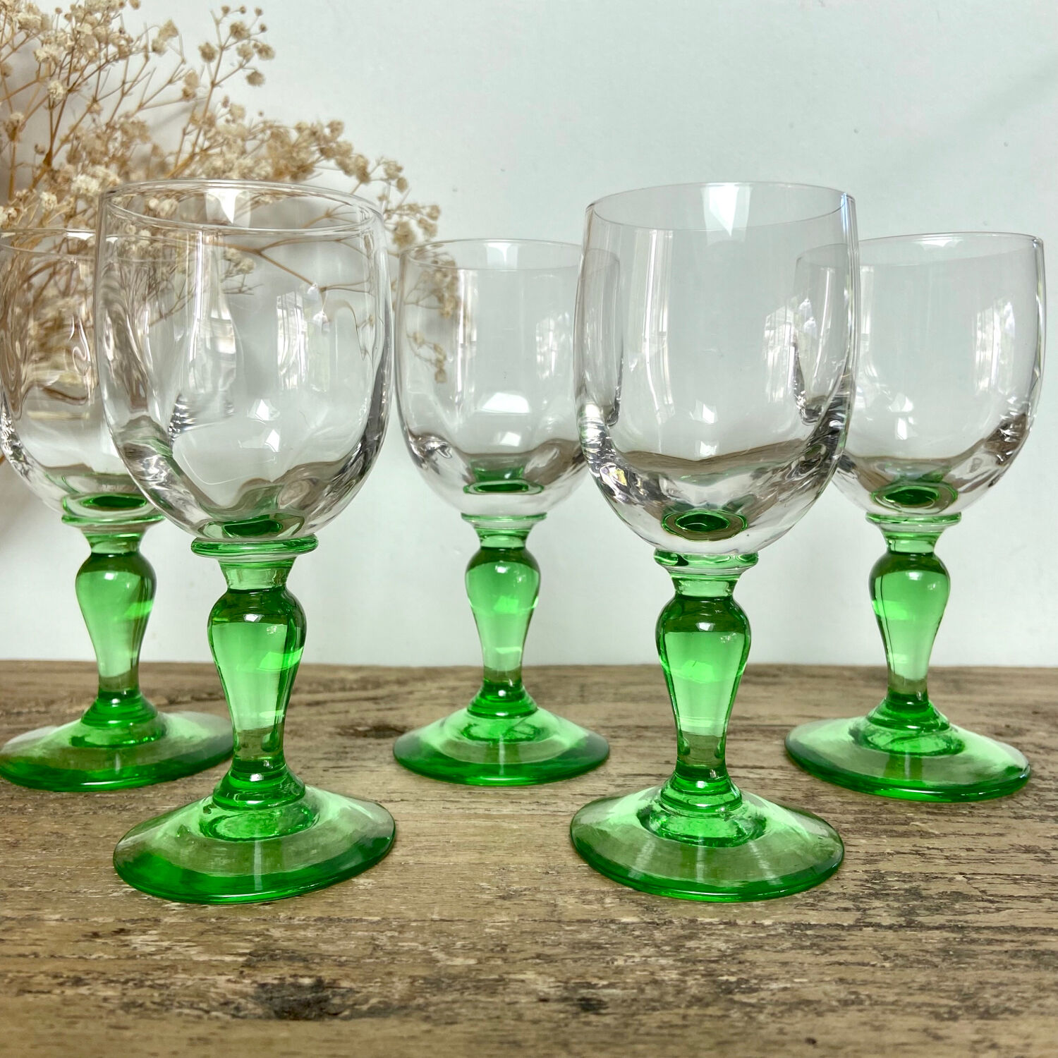 5 small stemmed glasses