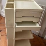 Serving table