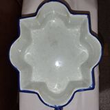 Planter on claws in Boch earthenware Delft style decor
