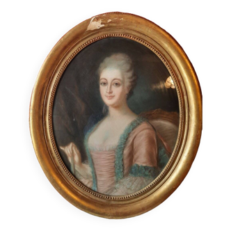 Portrait au pastel français de la fin du XIXe siècle d'une jeune fille dans un cadre ovale doré