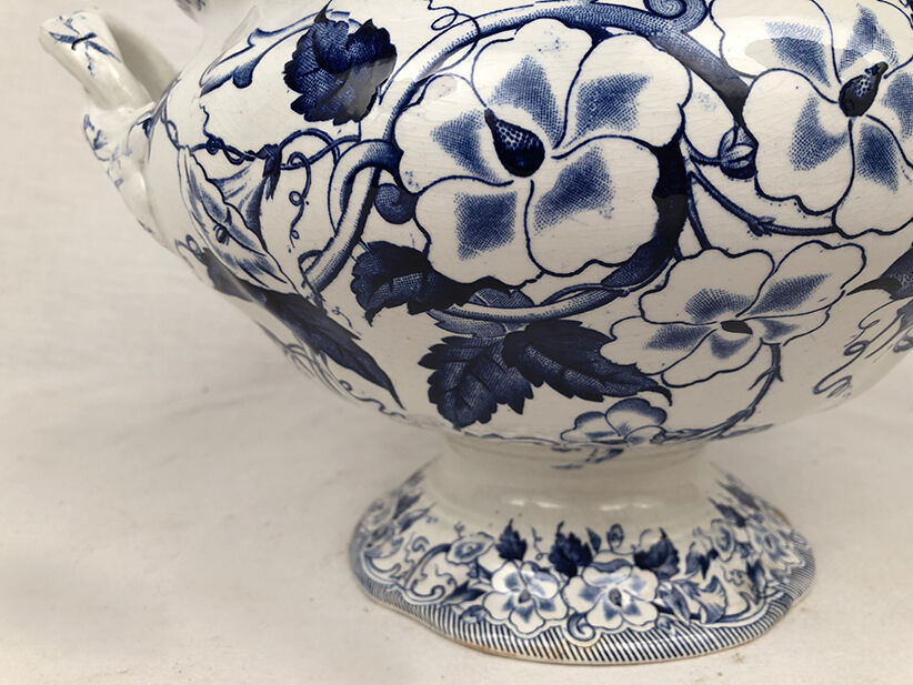 Soupière Creil & Montereau motif Flora