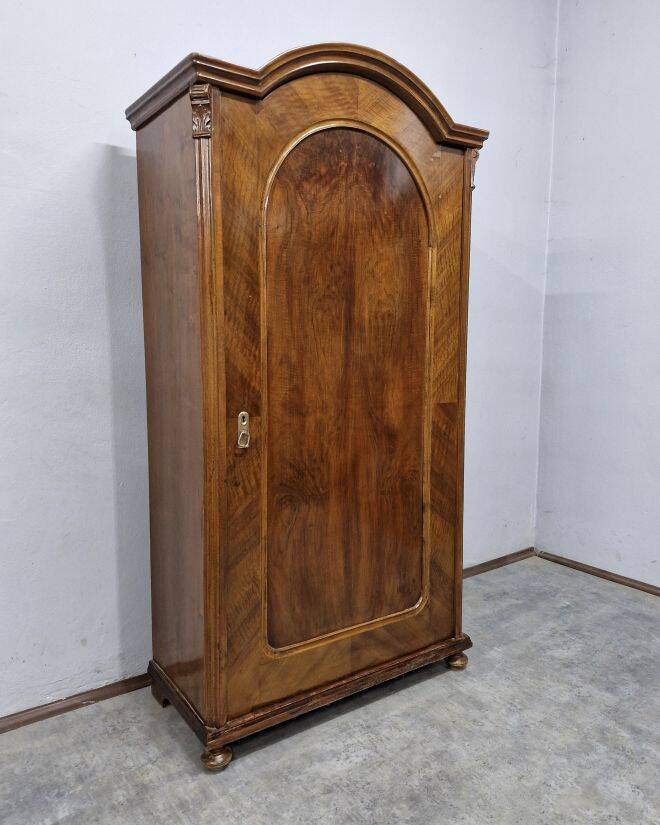 Unique walnut wardrobe Ludwikowska 2