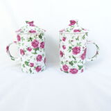 Set of two flowered porcelain cups with lid