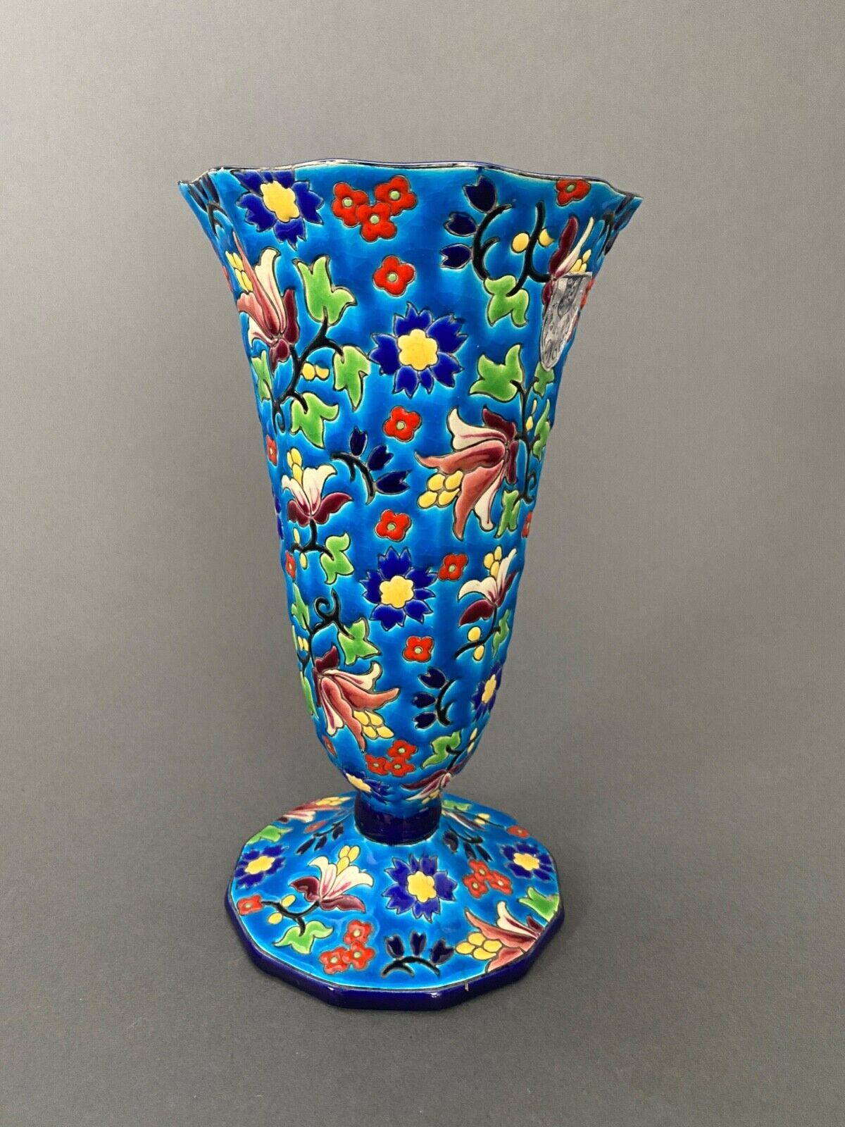 Enamel cornet vase from Longwy XXth shower foot