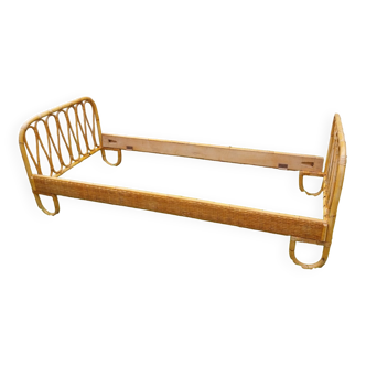 Rattan crib