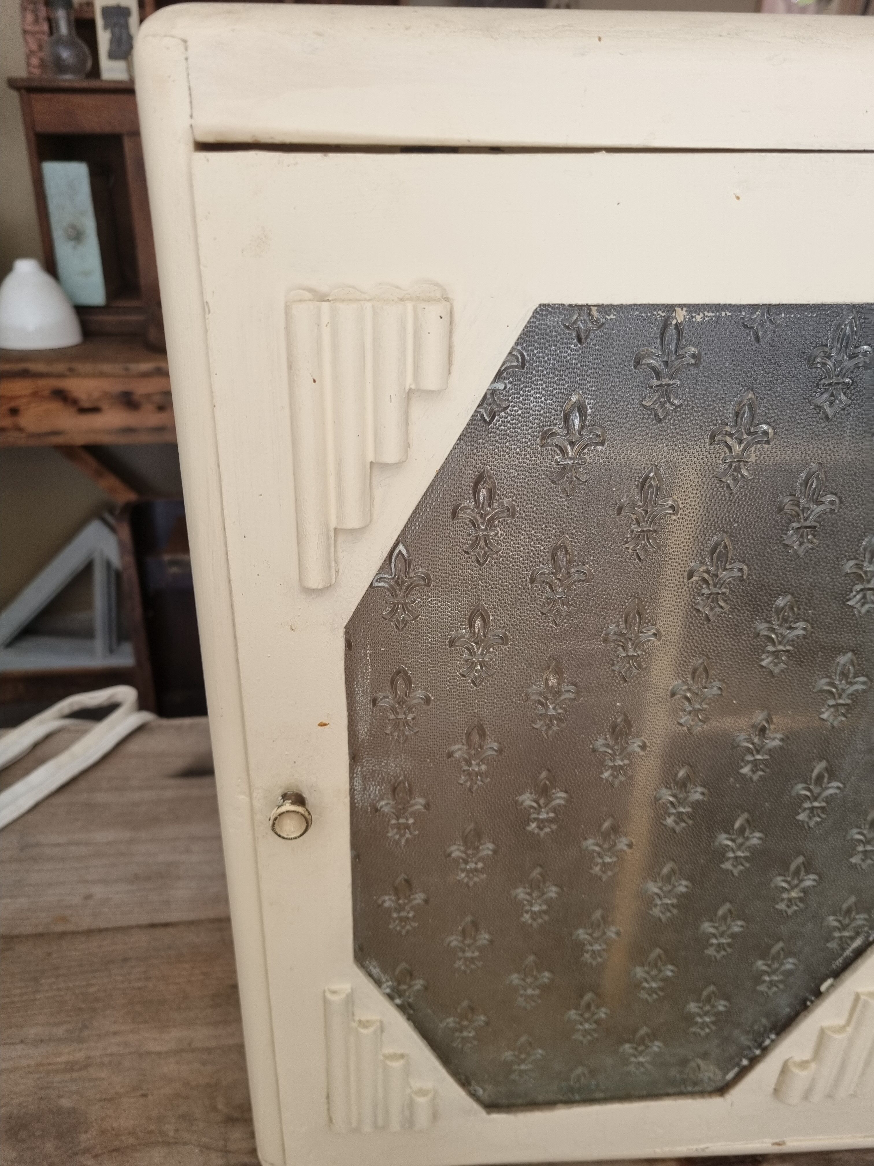 Armoire à pharmacie années 30