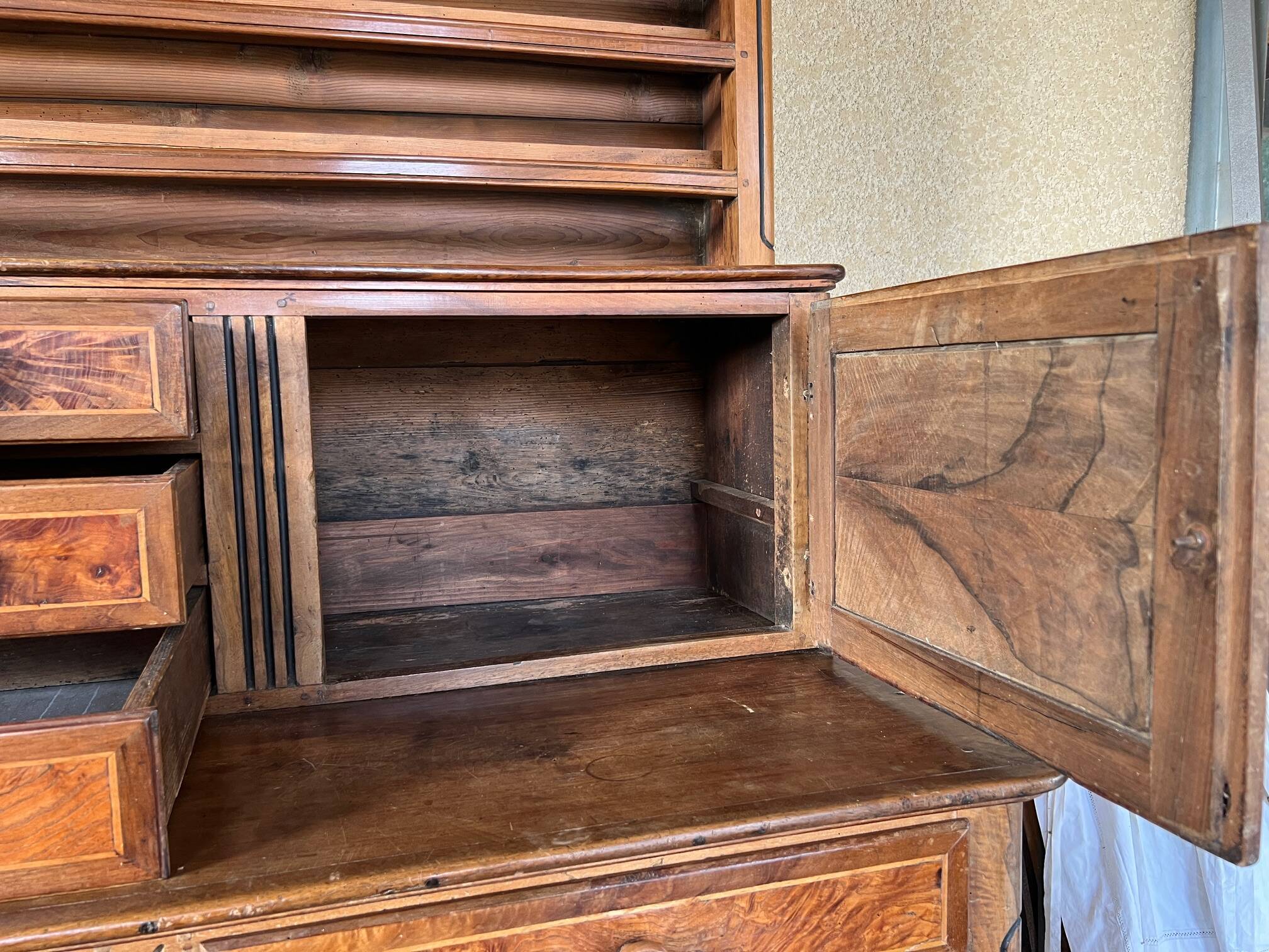 19th century Dauphinois sideboard in cherry wood, 2-part sideboard