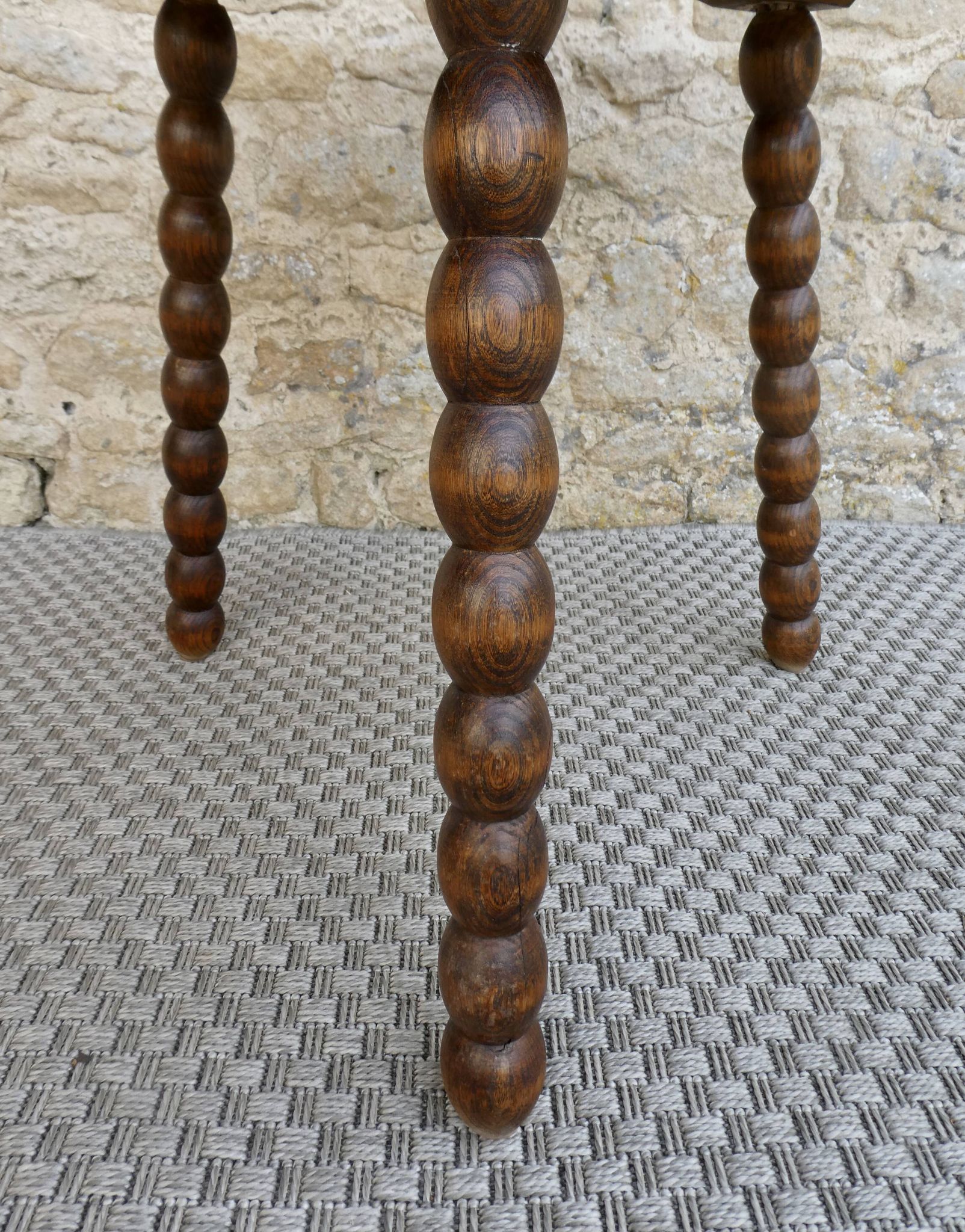 Tripod gueridon with turned wooden legs