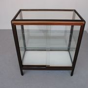 Modern showcase in Brown aluminum profiles