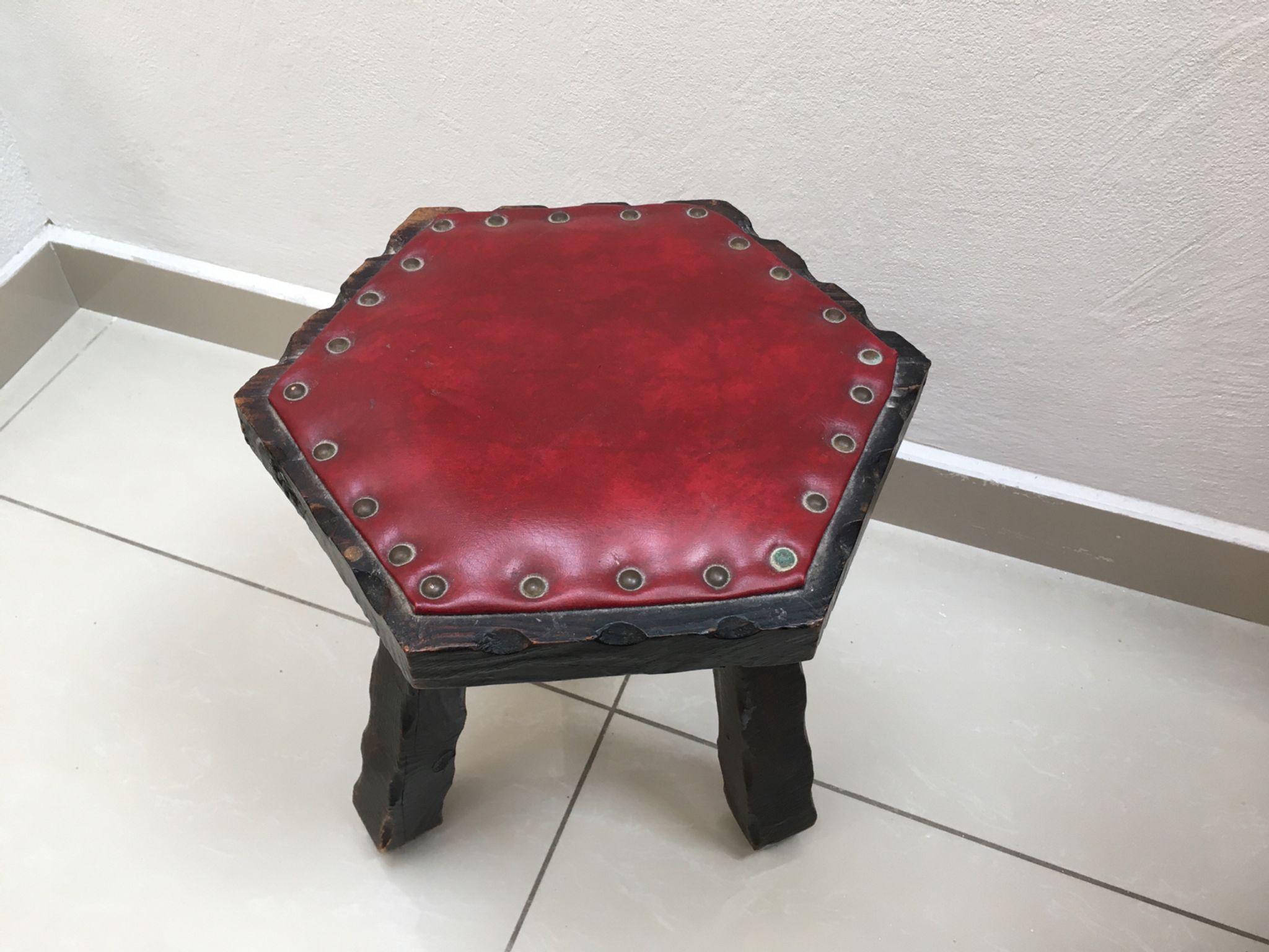 Tabouret tripode espagnol