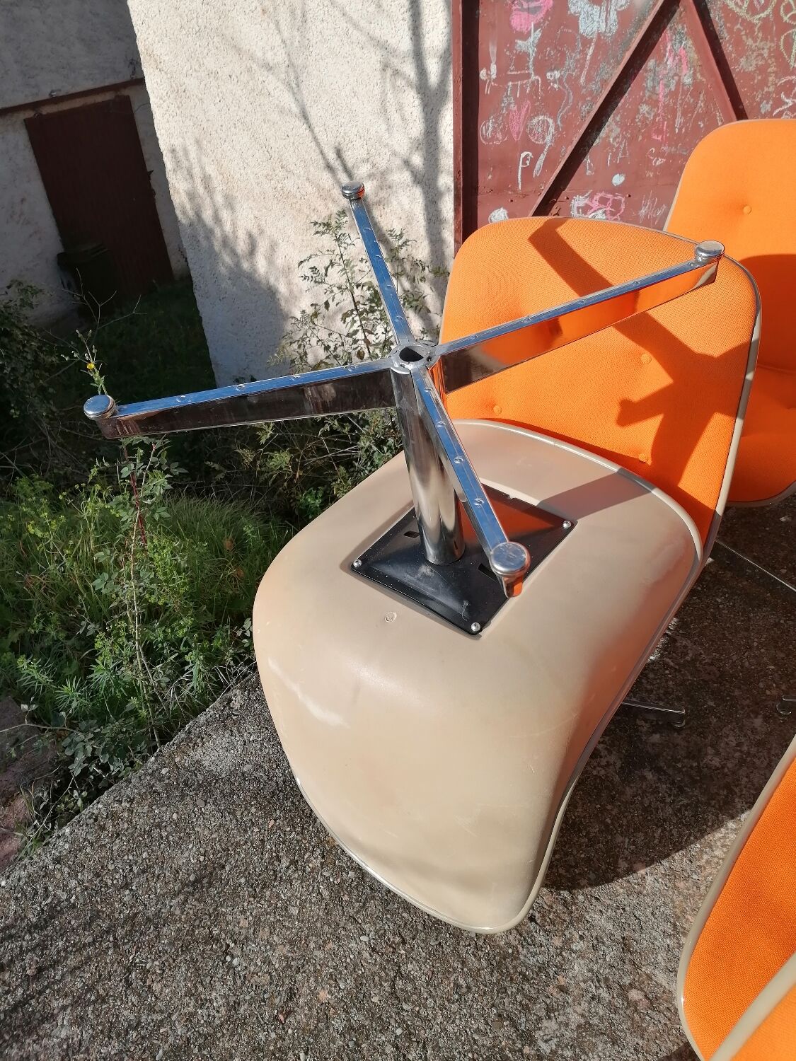 Set of 4 vintage Steelcase Strafor office chairs by Randall Buck.