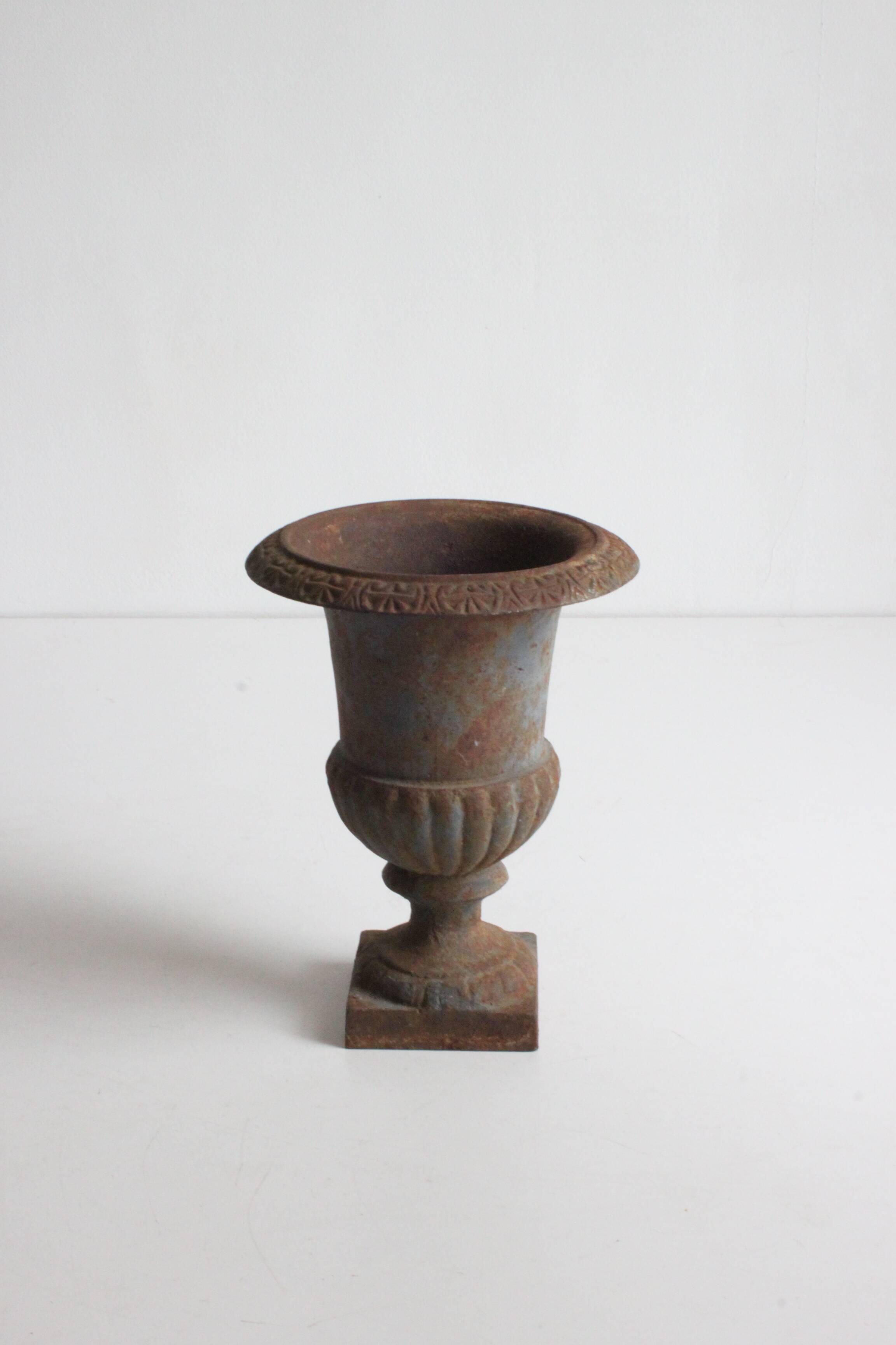 Cast iron campana urn, belle epoque