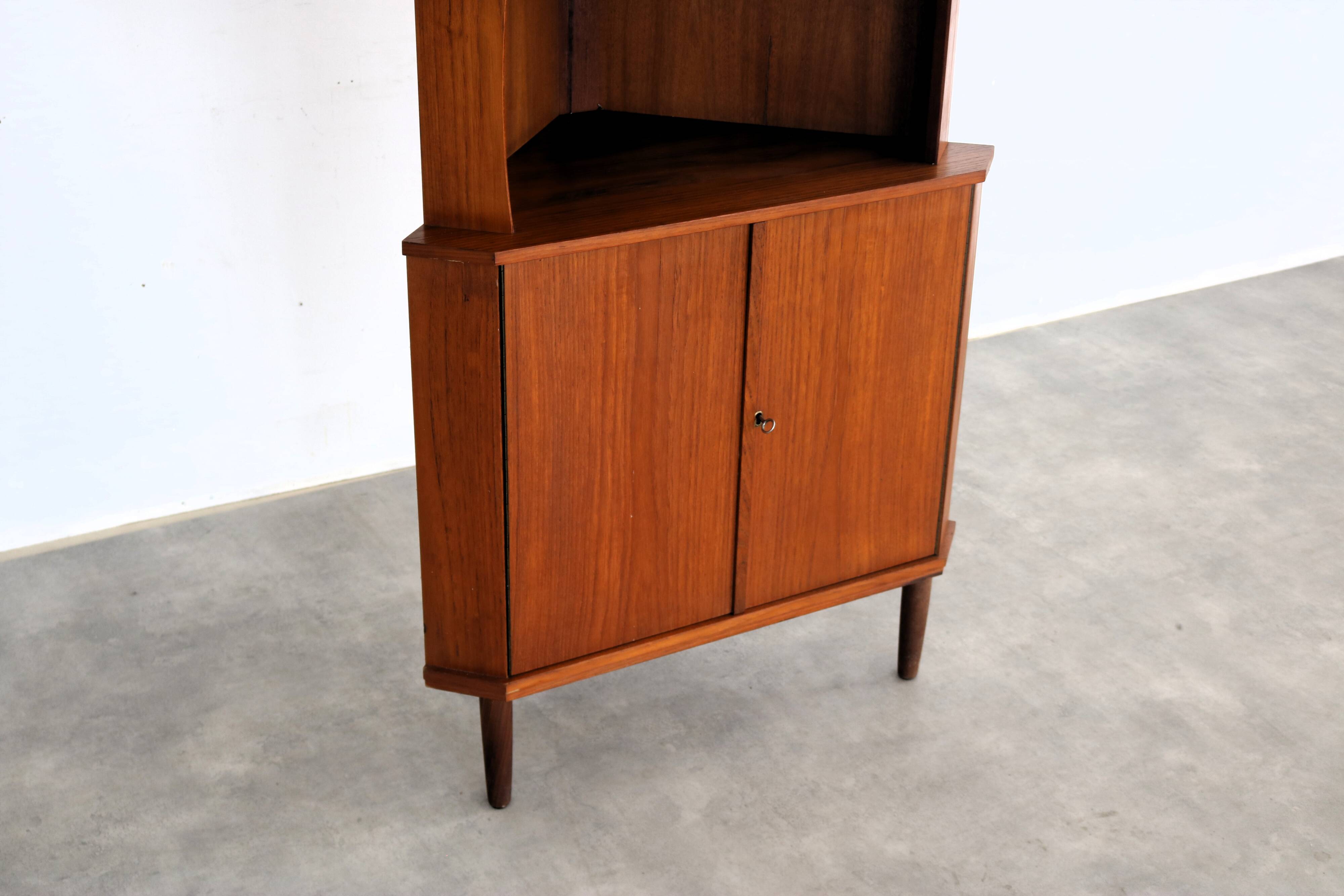 vintage corner cabinet | display cabinet | 1960s | Danish