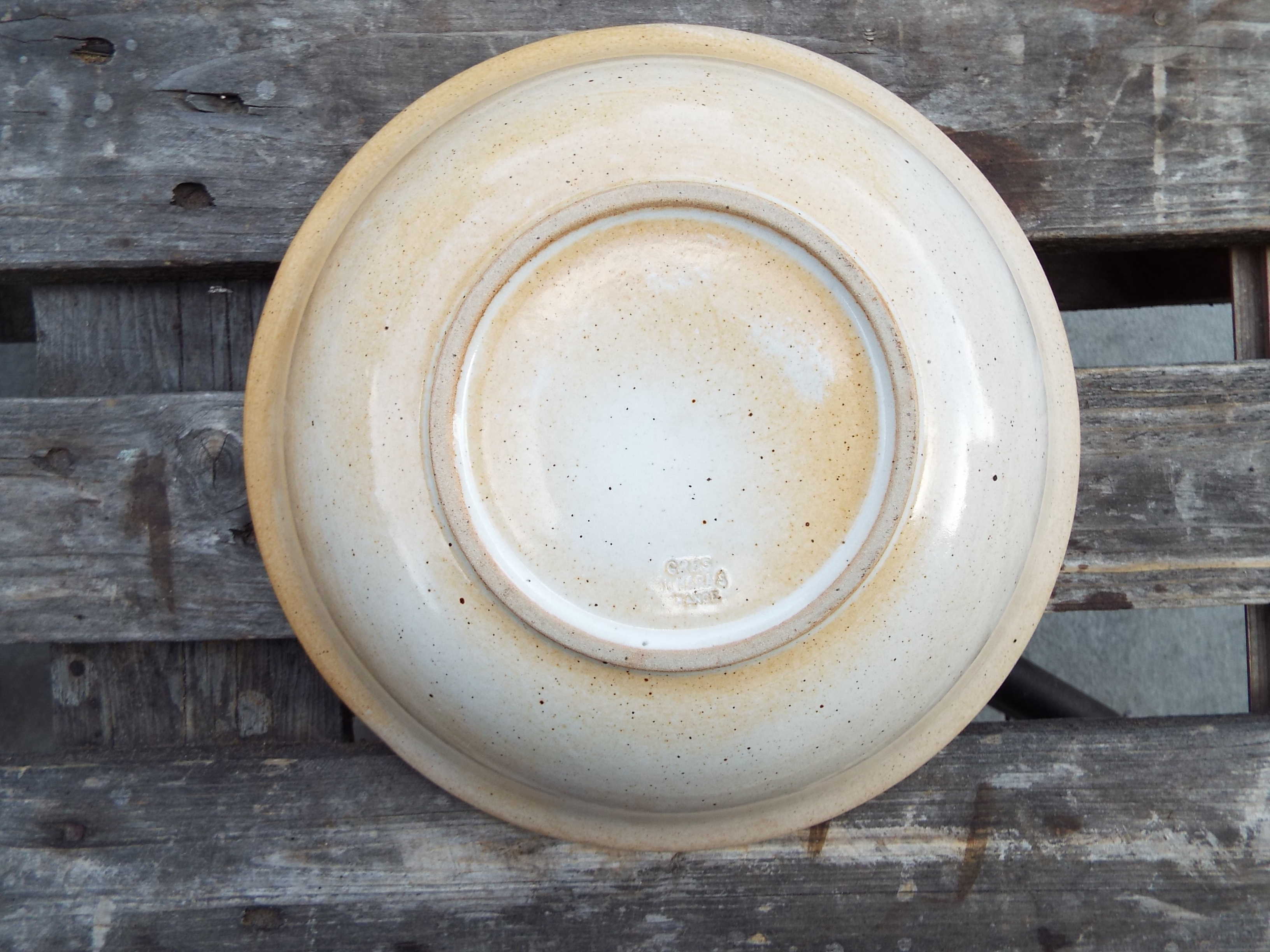 Hollow round dish Gres du Marais