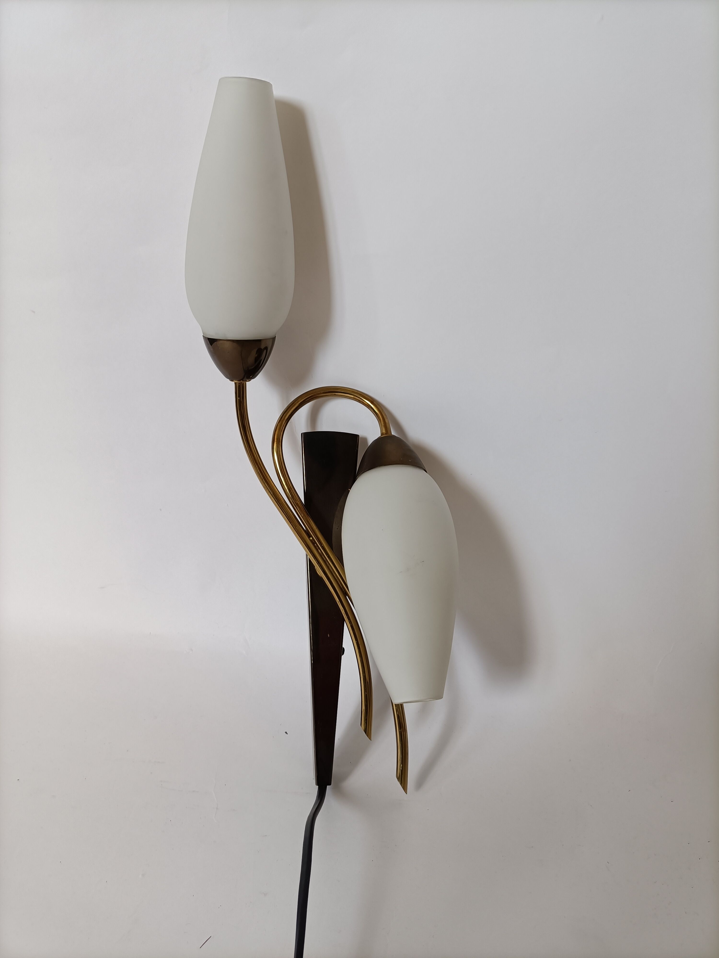 Lunel 1960 wall lamp, opaline, metal and golden brass