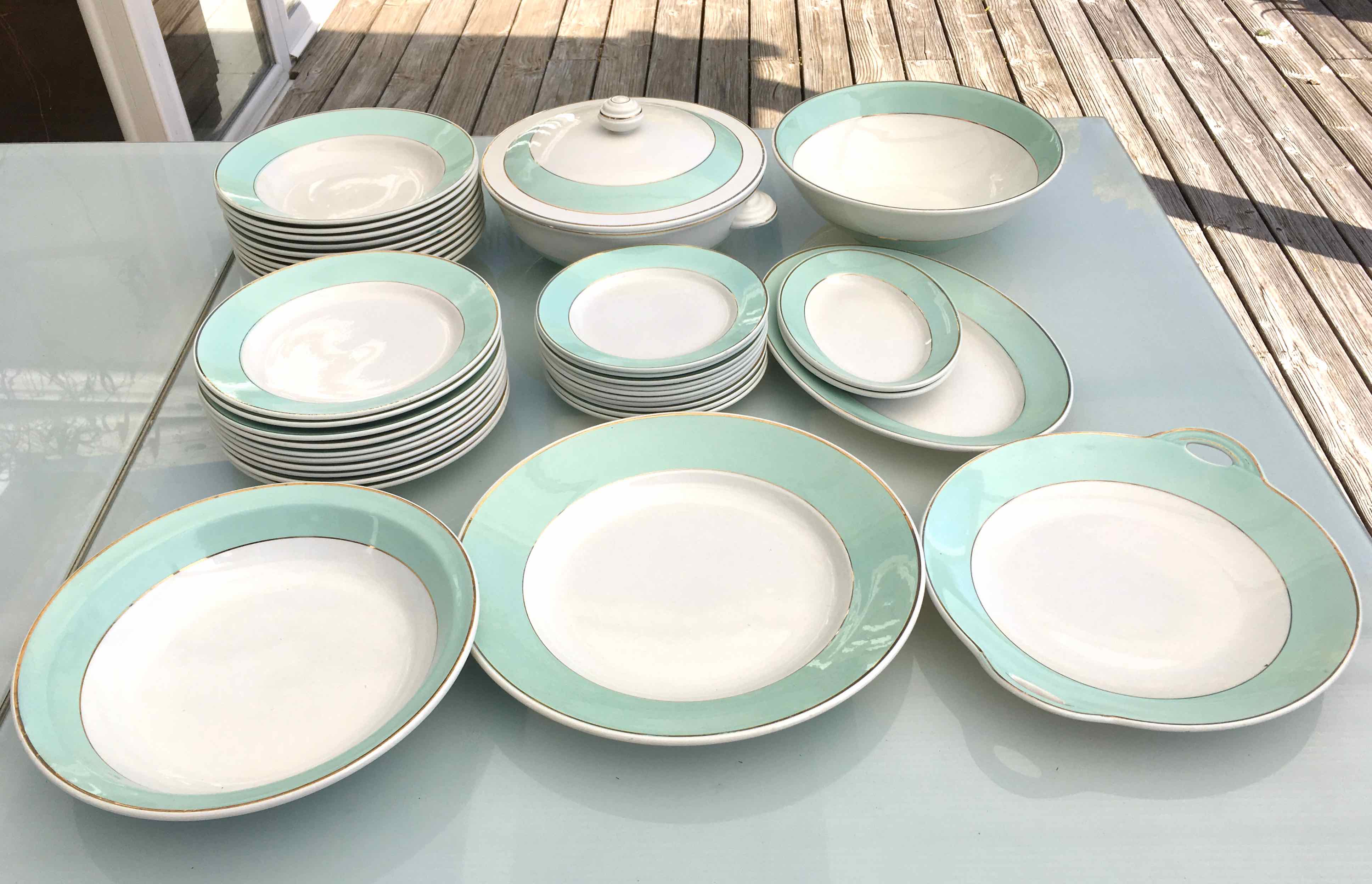 Service plates Lunéville 37 pieces for 10 people