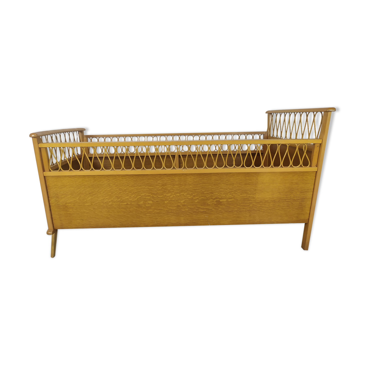 Vintage rattan child bed