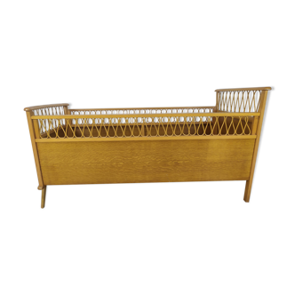 Vintage rattan child bed