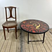Table basse ronde vintage en céramique graphique rouge et jaune 1960