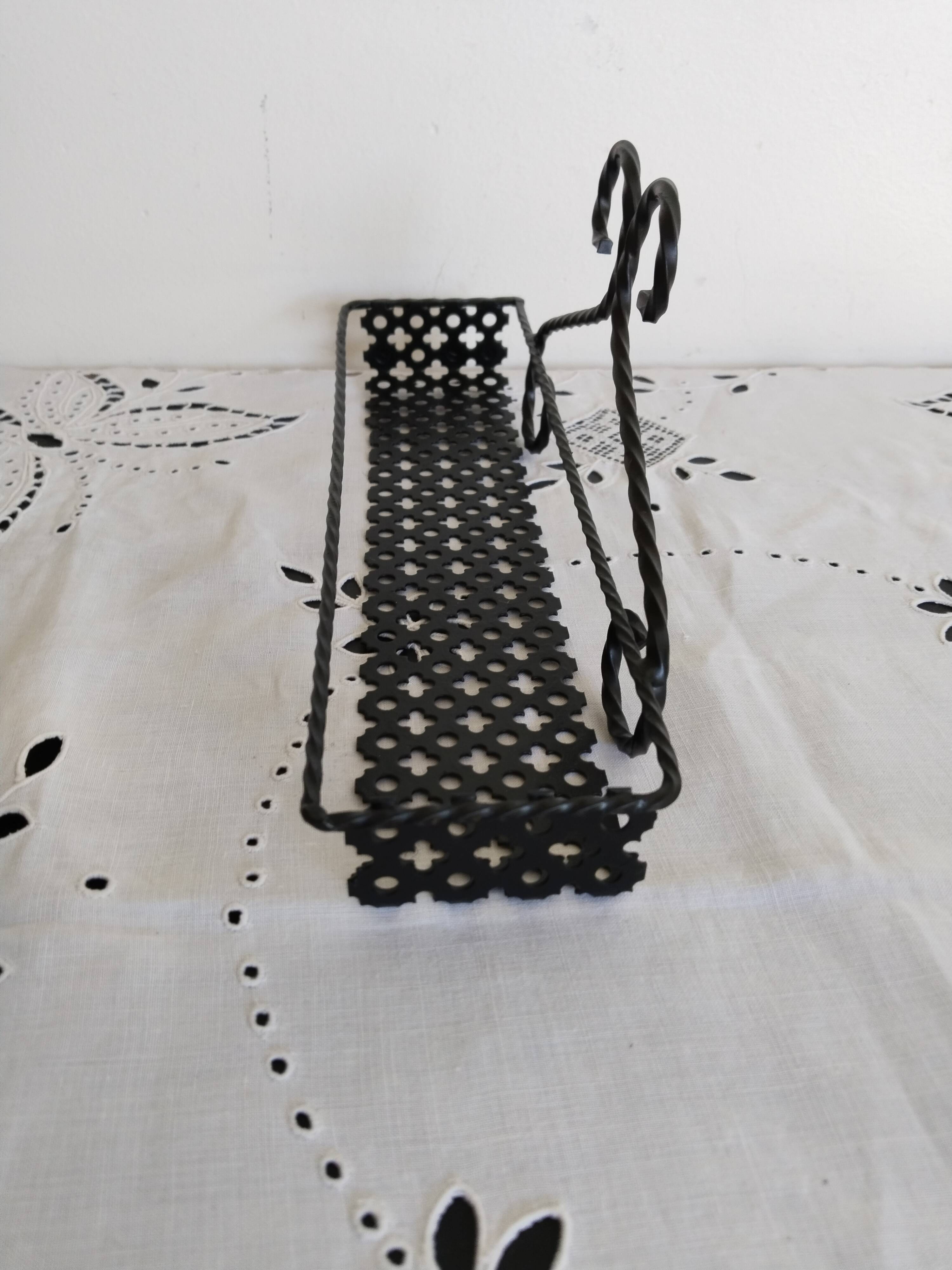 Spice rack in black openwork metal