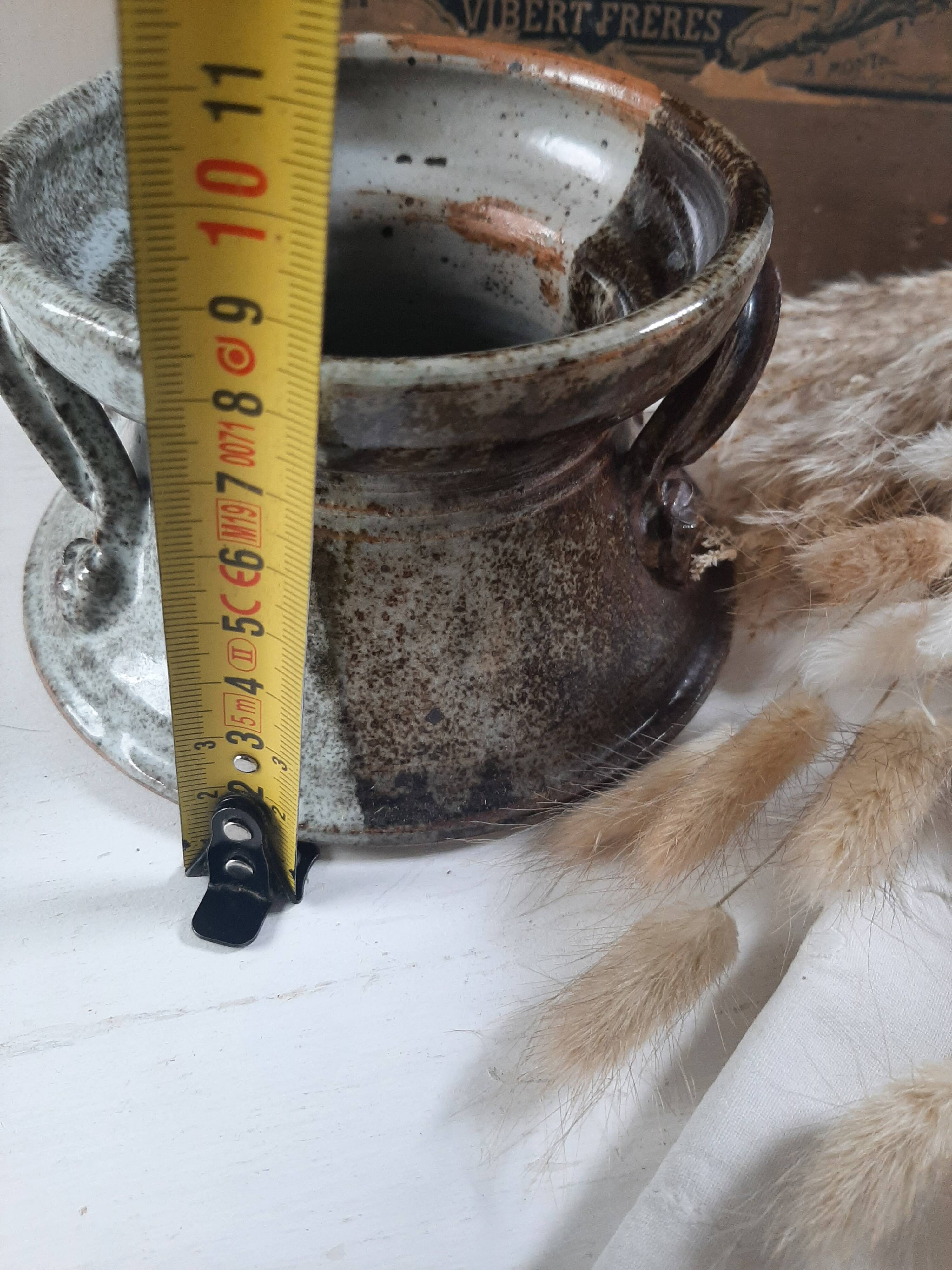 Glazed stoneware catchall