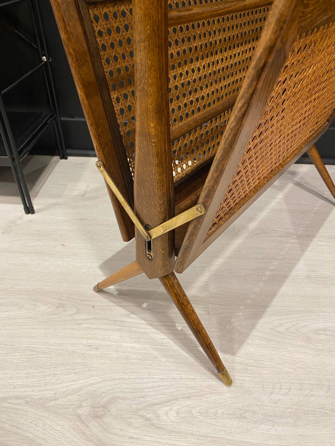 Italian magazine rack 1960/1970