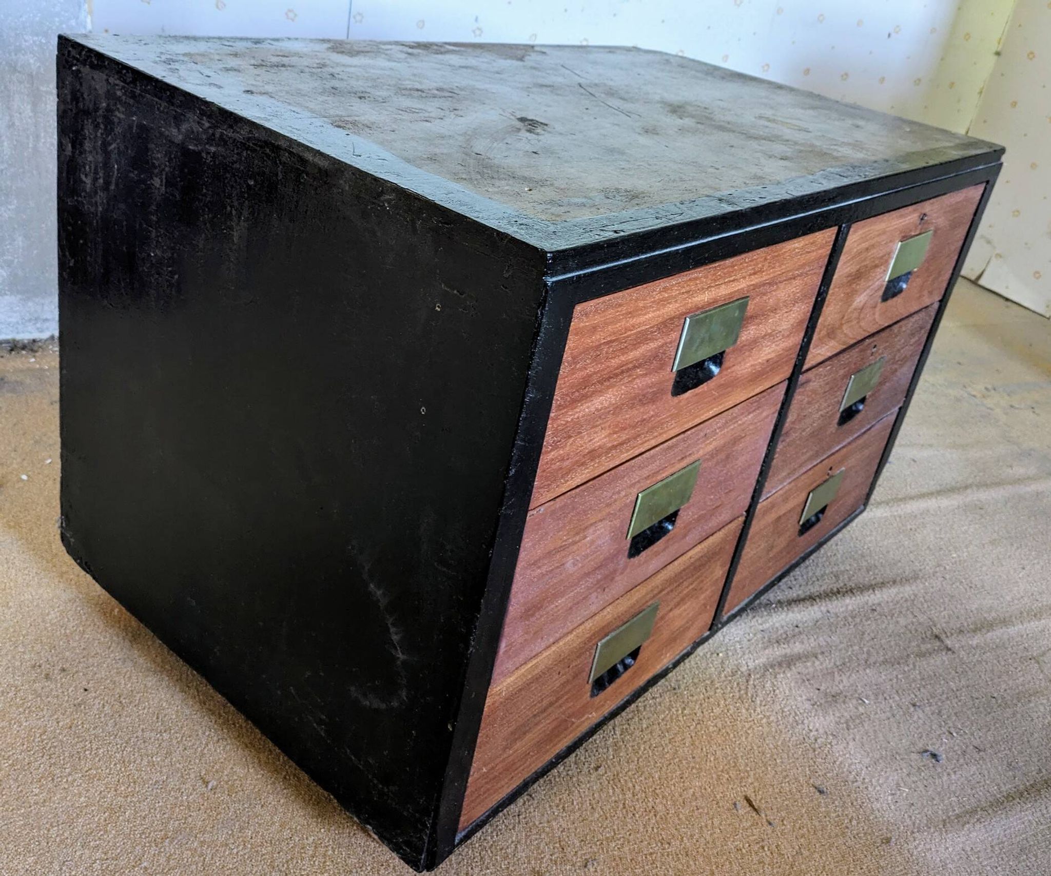 Workshop furniture with drawer units.