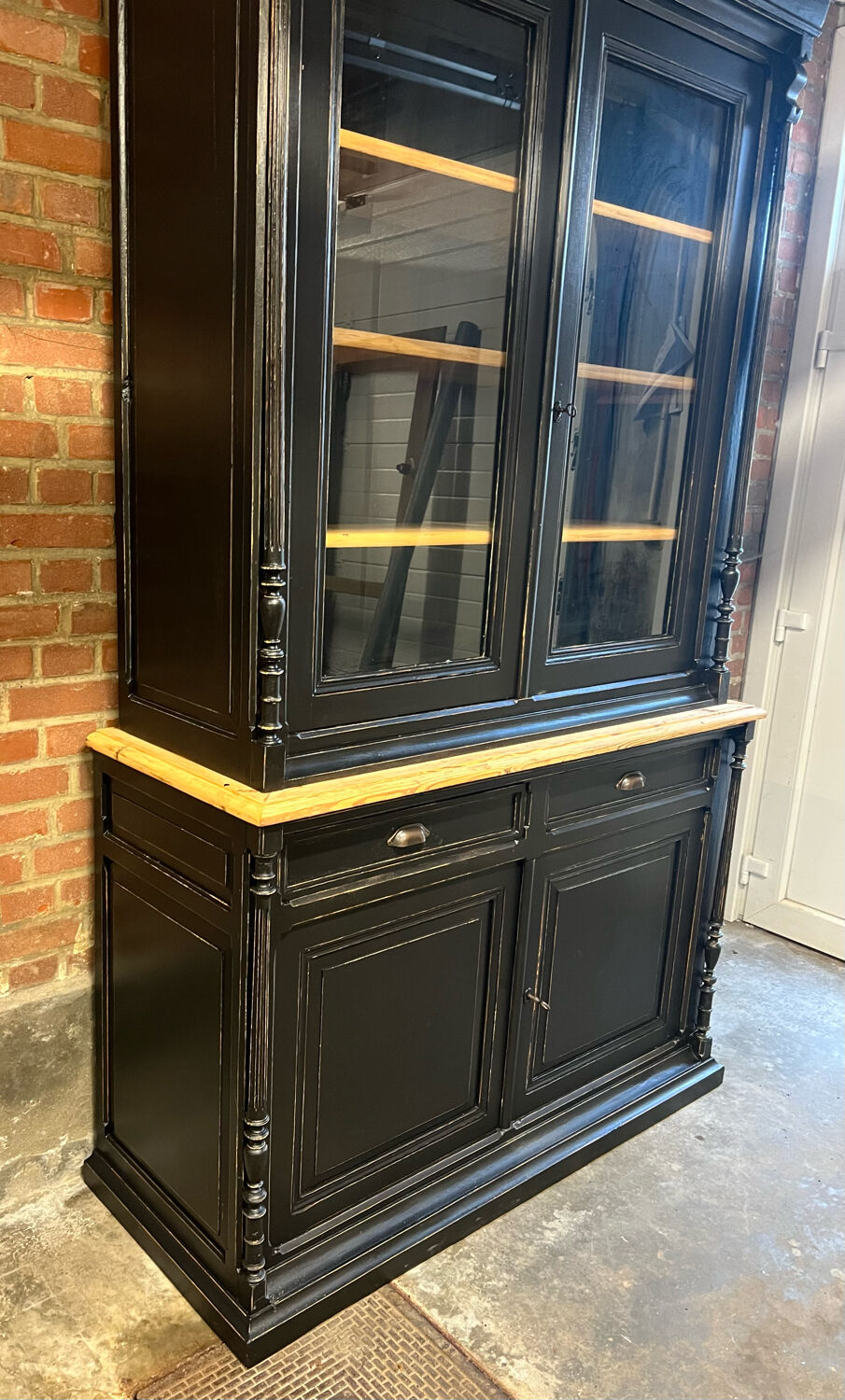 Black dresserboard sideboard