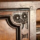 Vaisselier Louis XV en chêne et loupe de frêne