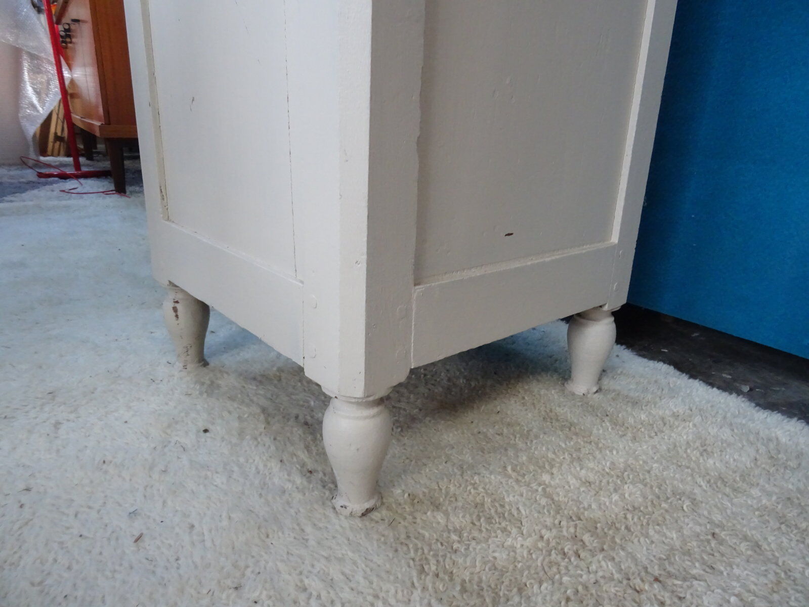 Buffet 19th to one door