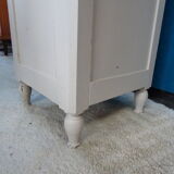 Buffet 19th to one door