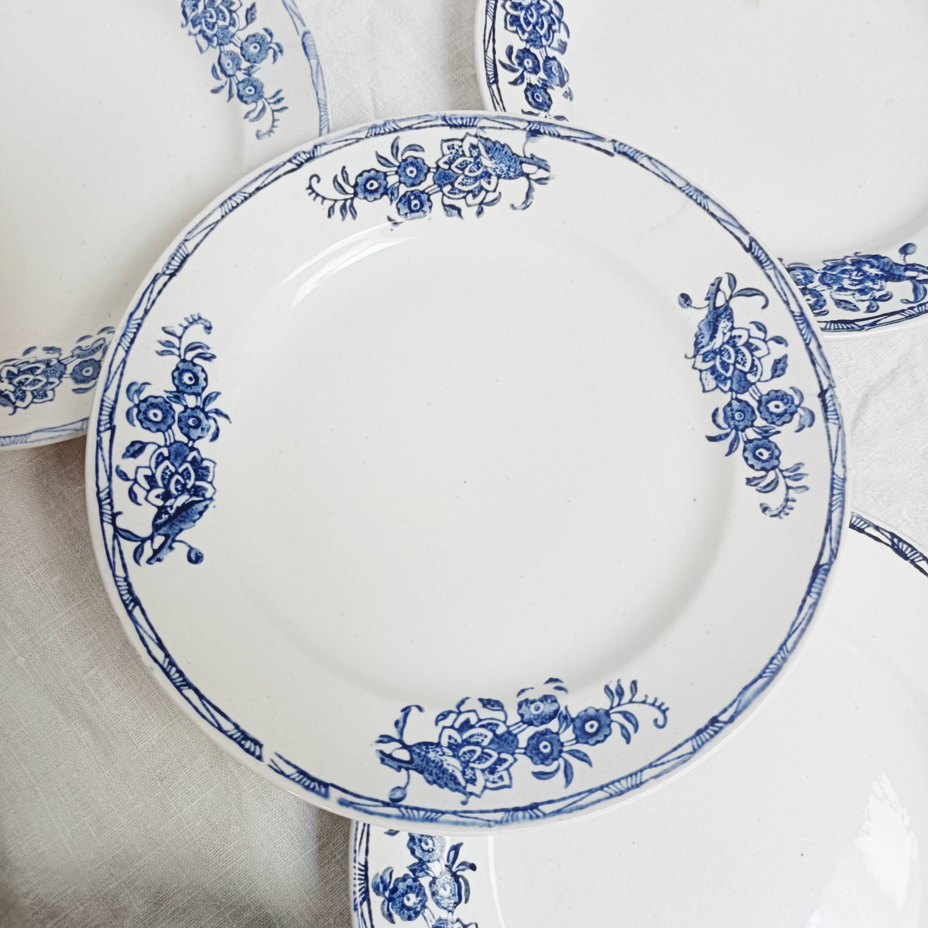 Set of 10 dessert plates, Saint-Amand, iron land, blue flowers