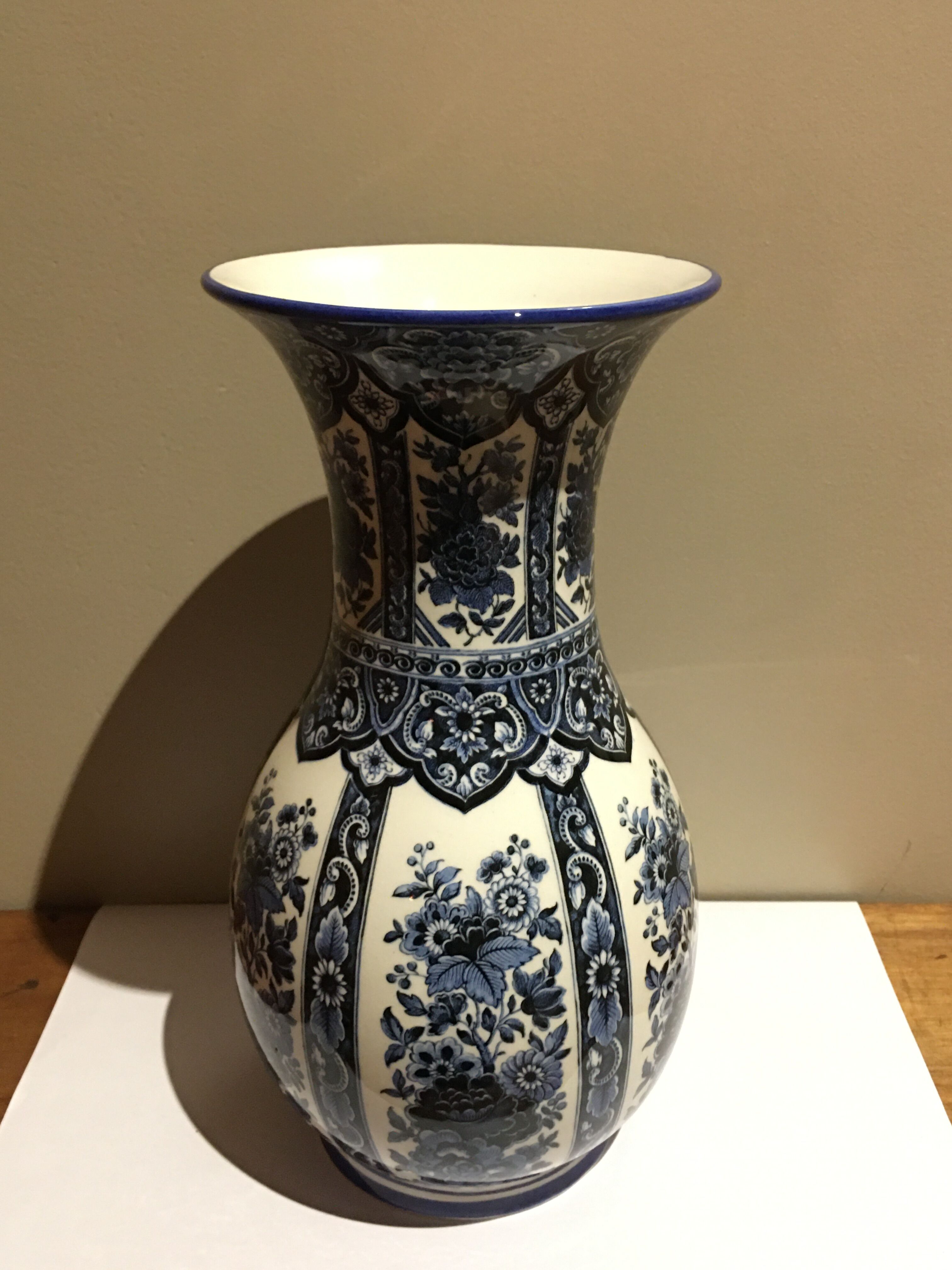 Vase Delfia