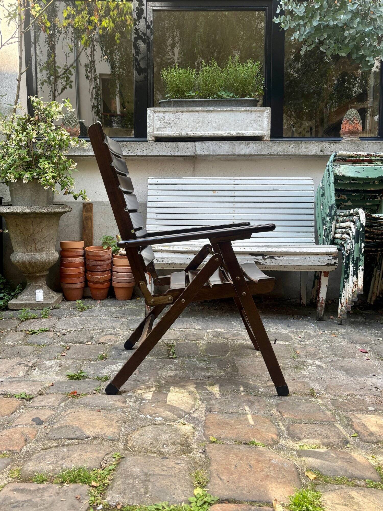 EMU dark wood garden furniture set - 2 folding armchairs and 1 table
