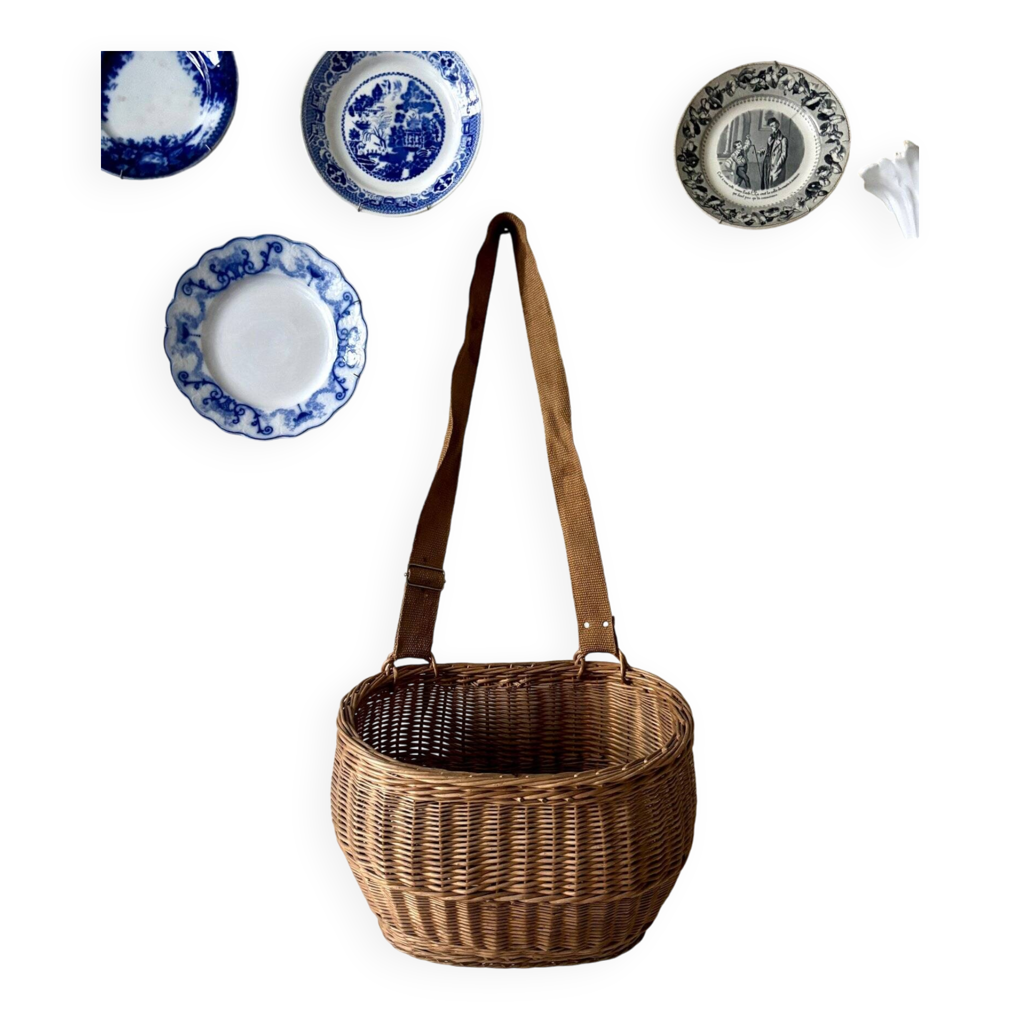 Woven wicker harvest basket