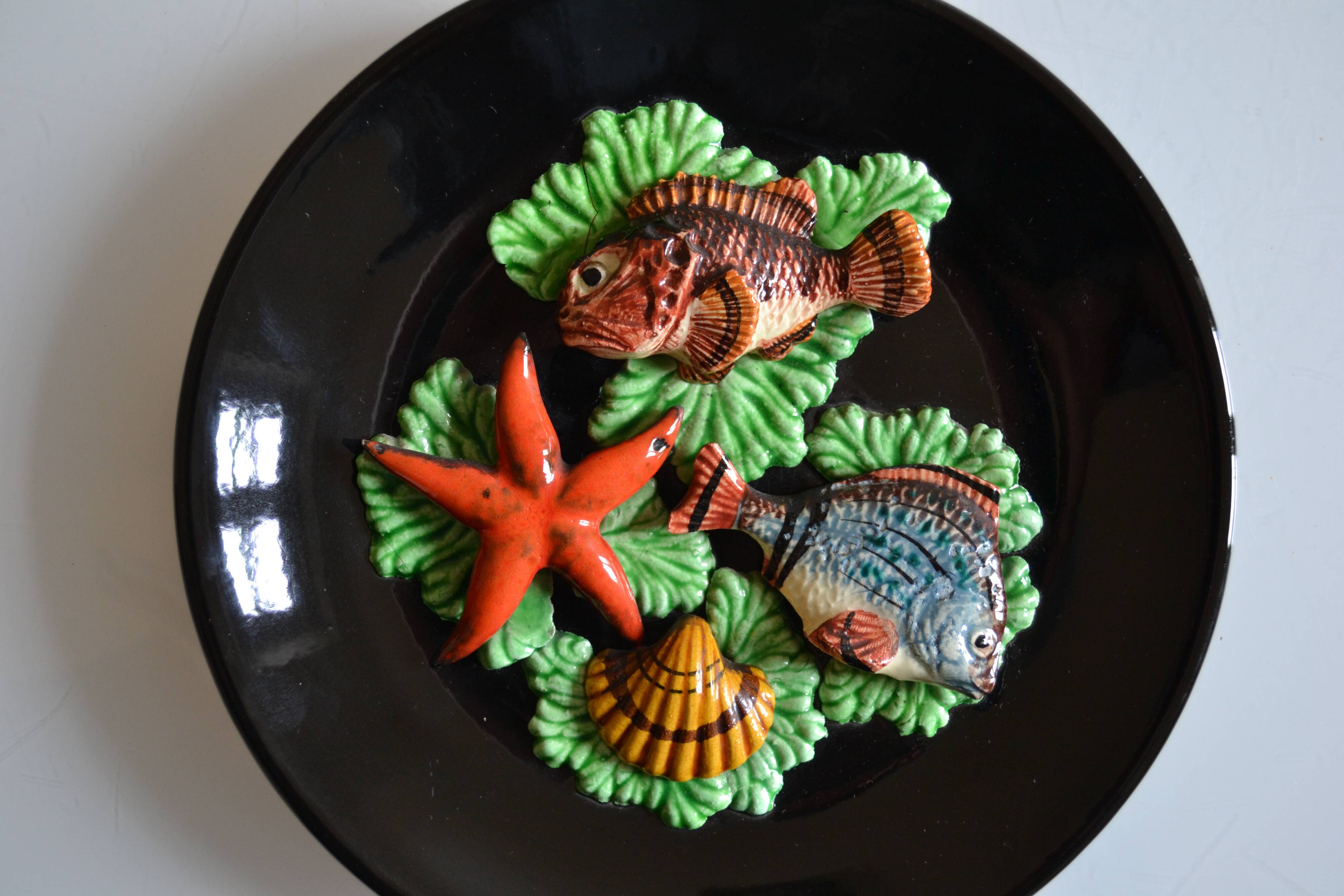 Assiette decor poissons vallauris annees 60