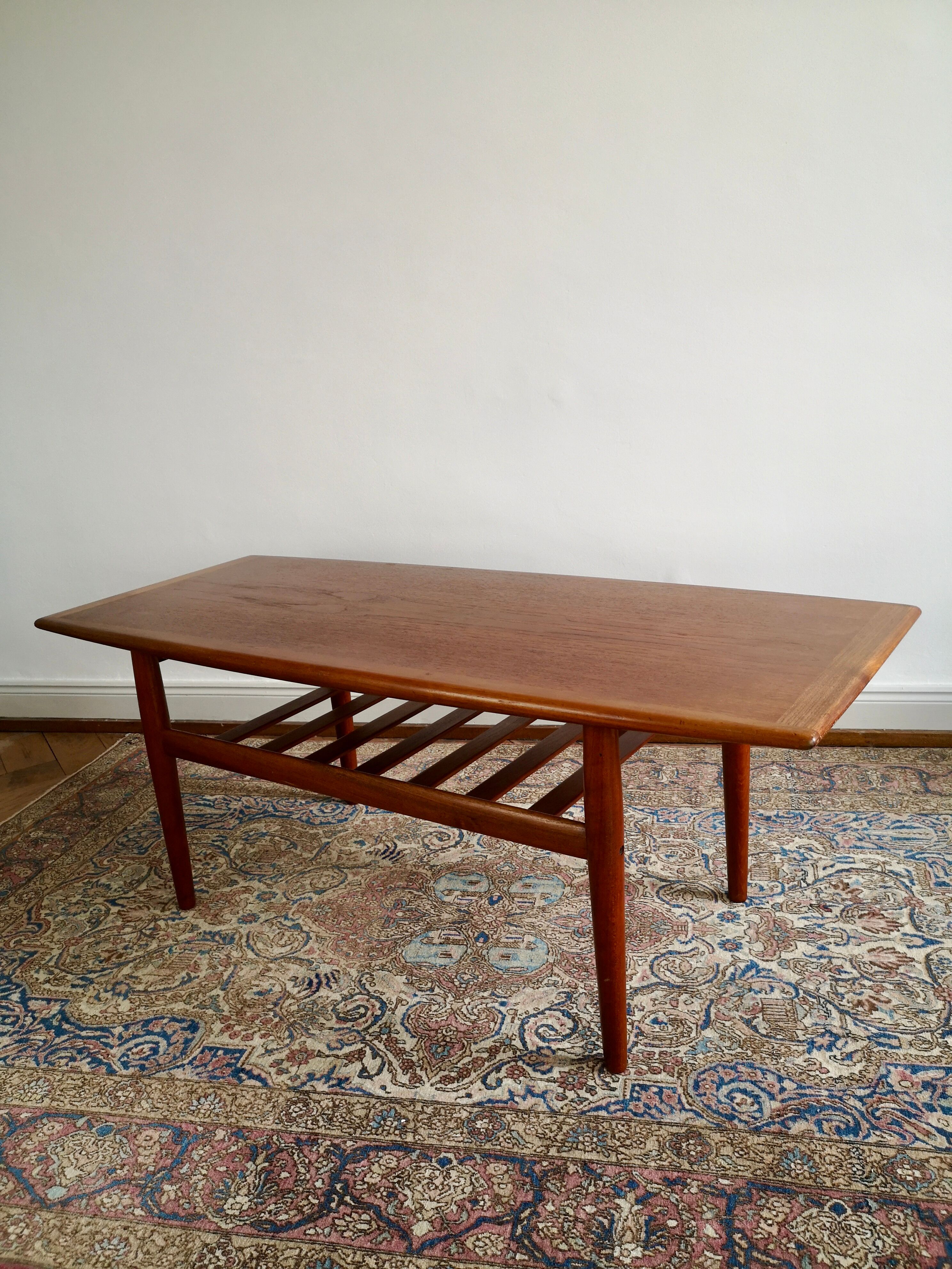 Scandinavian coffee table 60's model "GJ106" by Grete Jalk for Poul Jeppesen