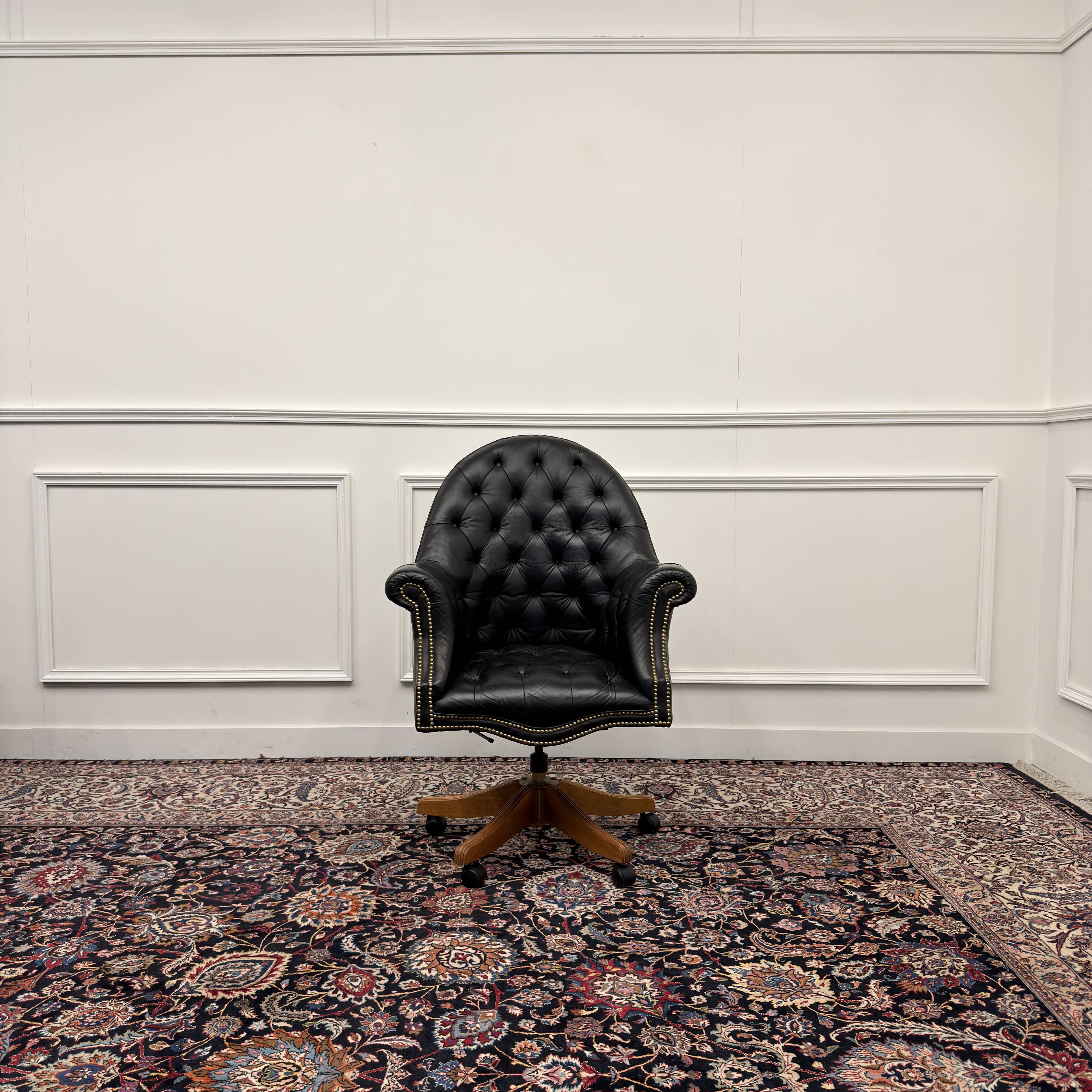 Classic English Chesterfield Desk Chair Black