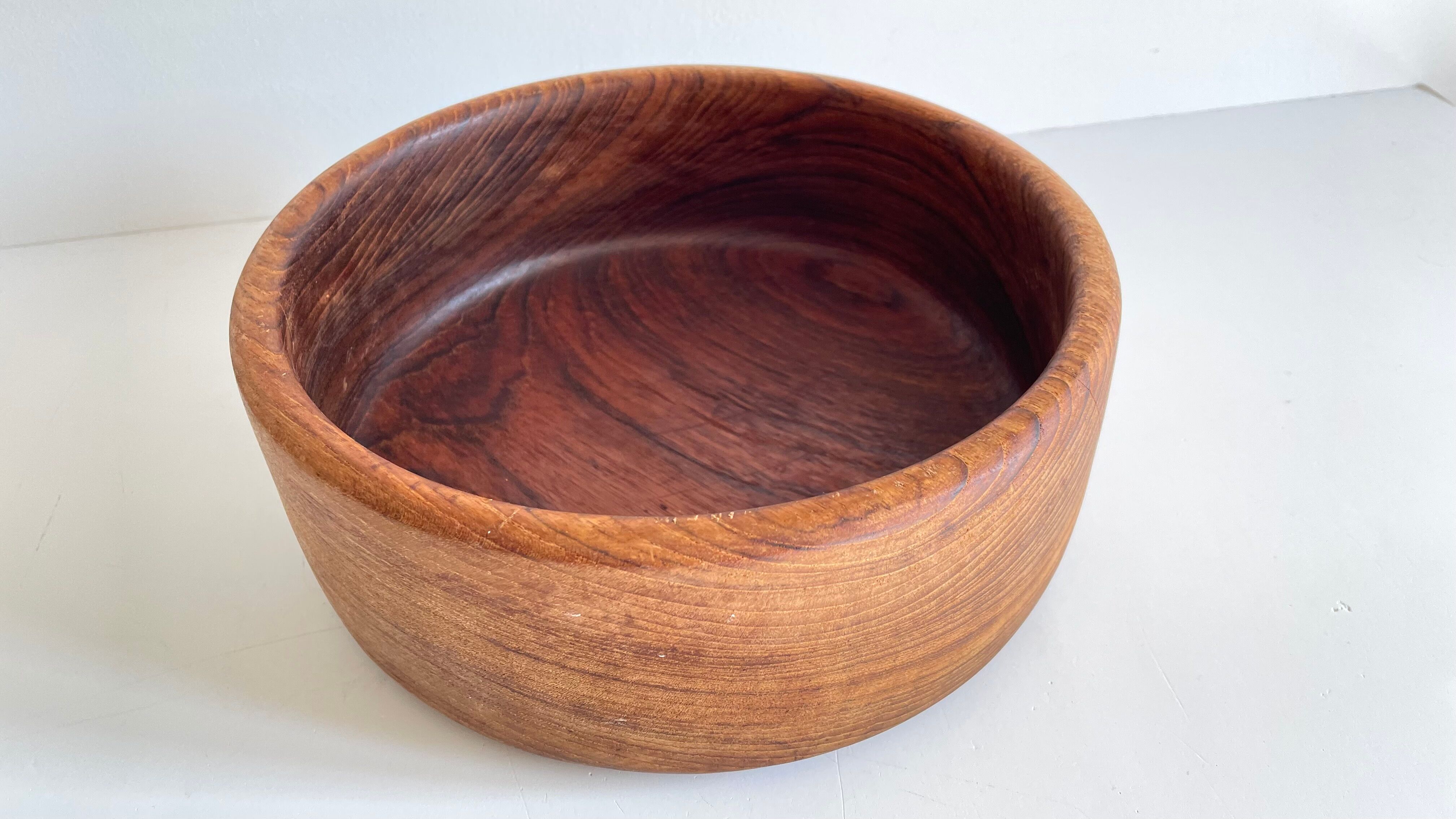 Salad bowl in teak