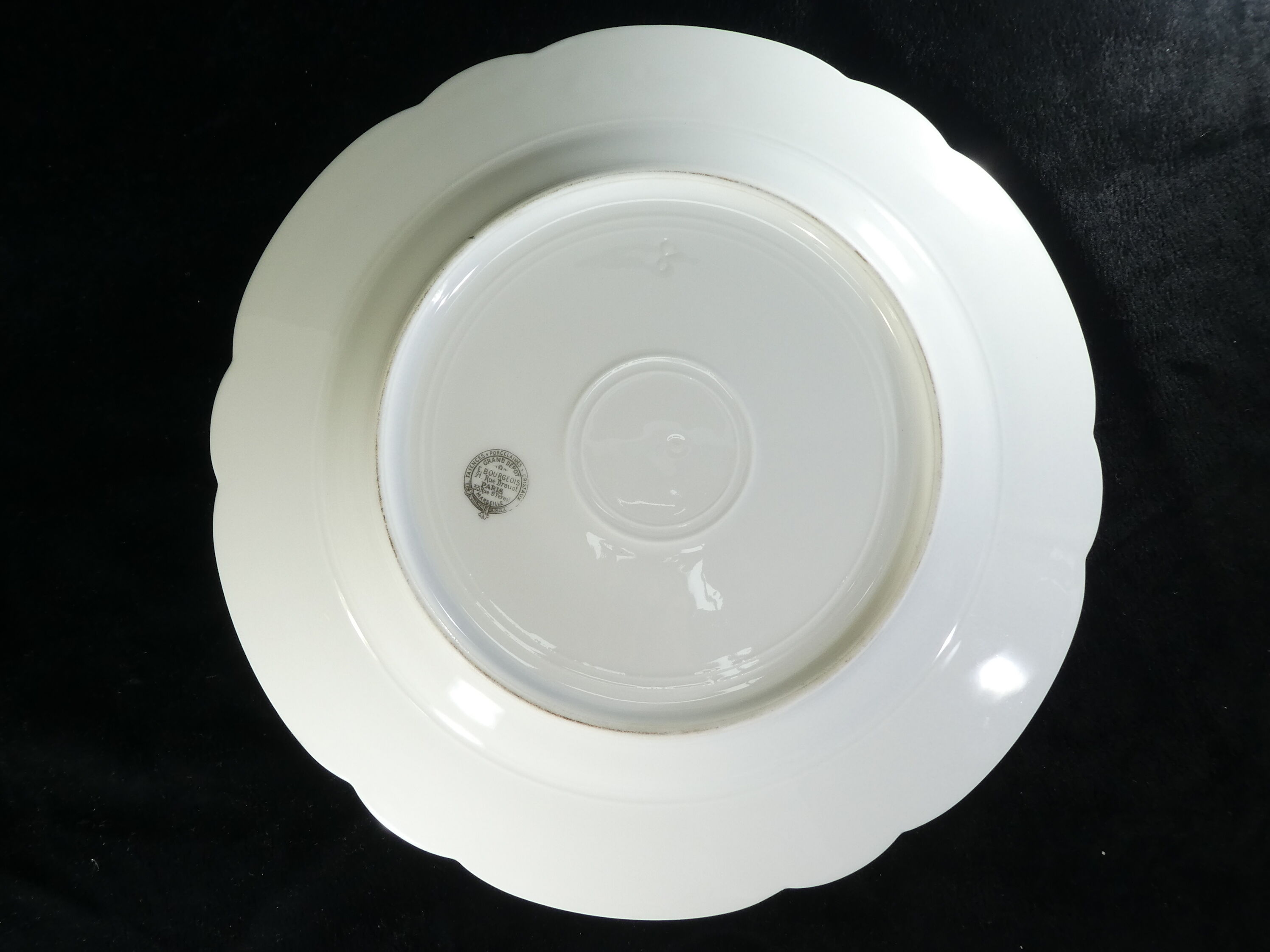 Limoges porcelain round dish for E.Bourgeois Paris