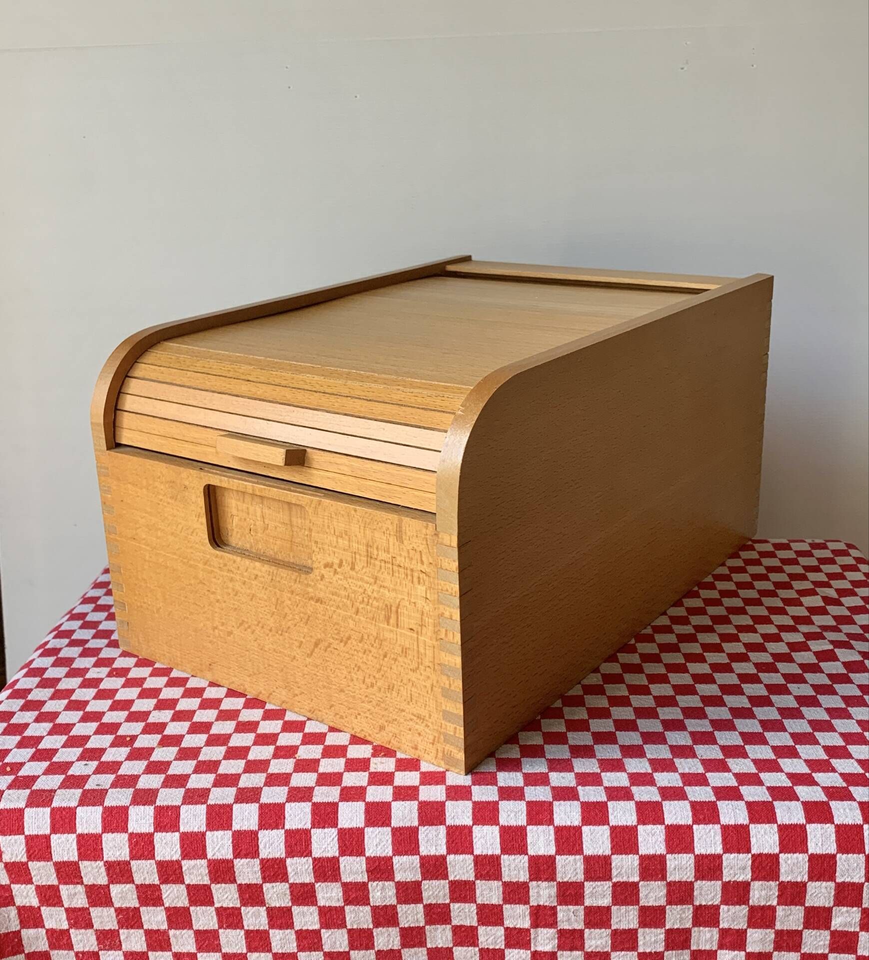 Boîte à rideau vintage en bois / Caisson de bureau ancien