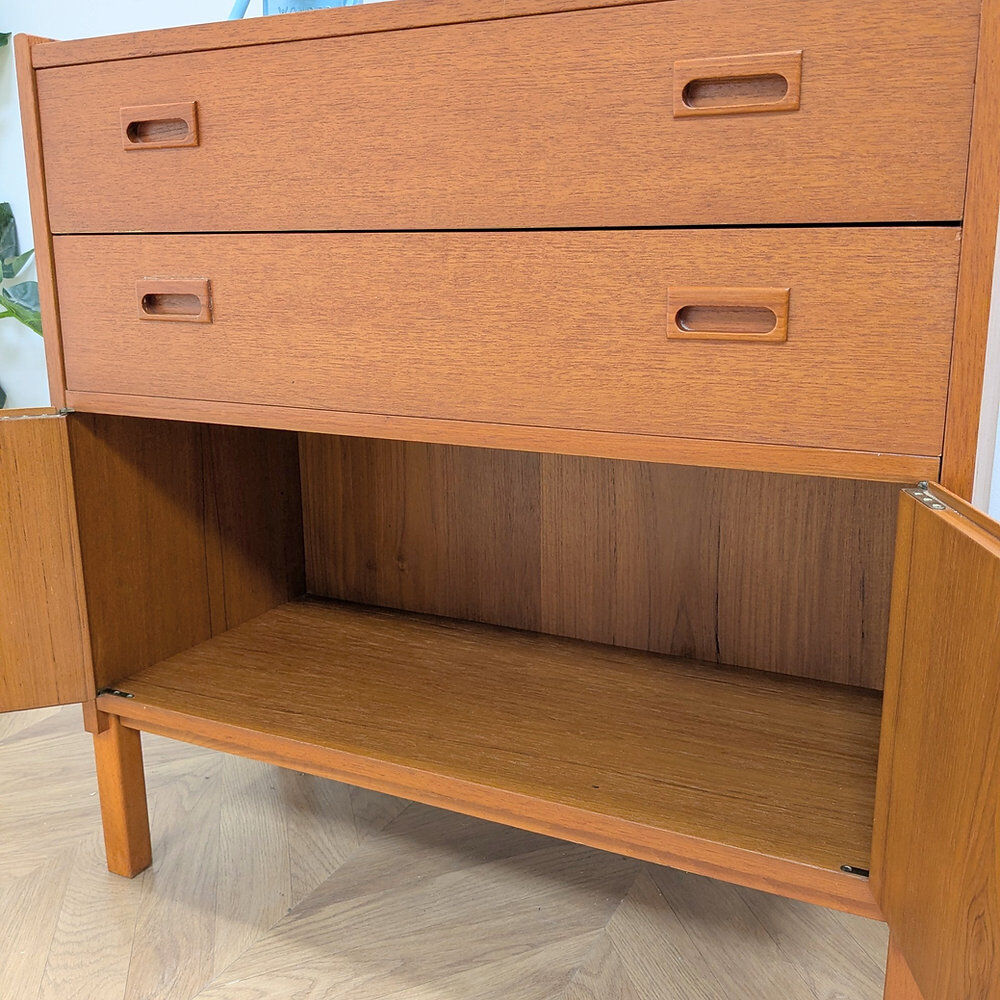 Commode vintage