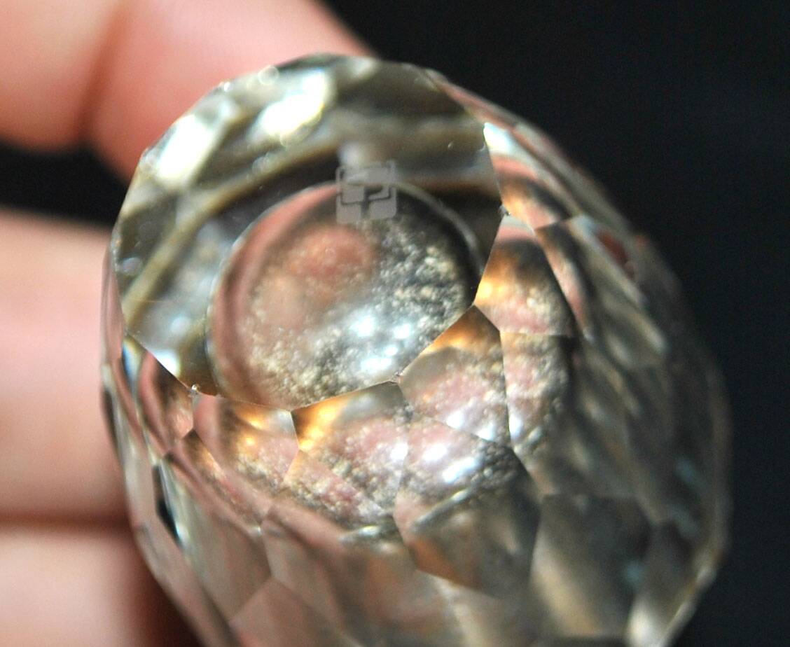 Lot of 2 salt shakers in cut crystal from SWAROVSKI Salt Pepper vintage signed