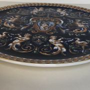 Plat en faïence de Gien