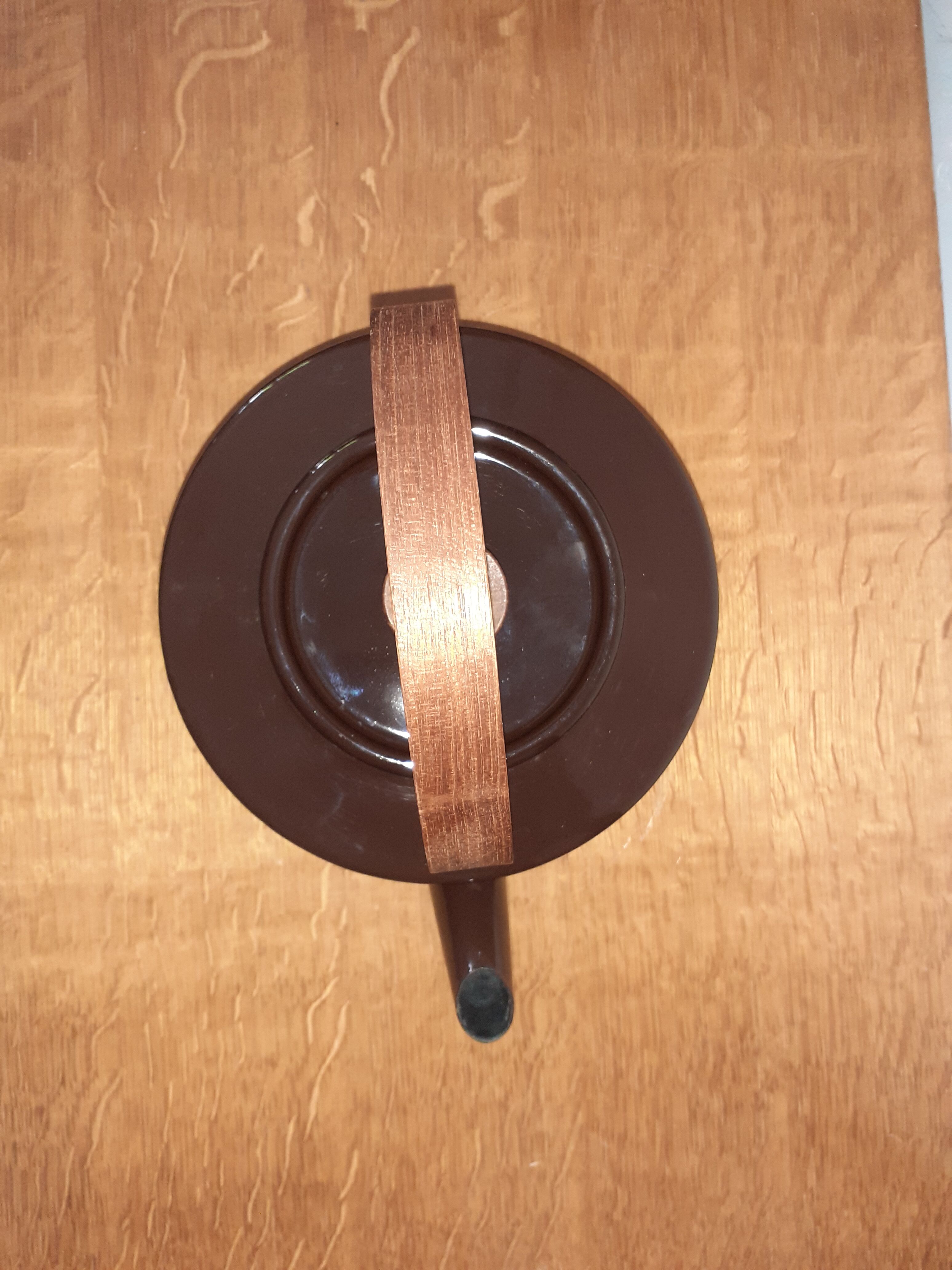 Teapot kettle in enamelled sheet metal, Mickaël Lax Copco