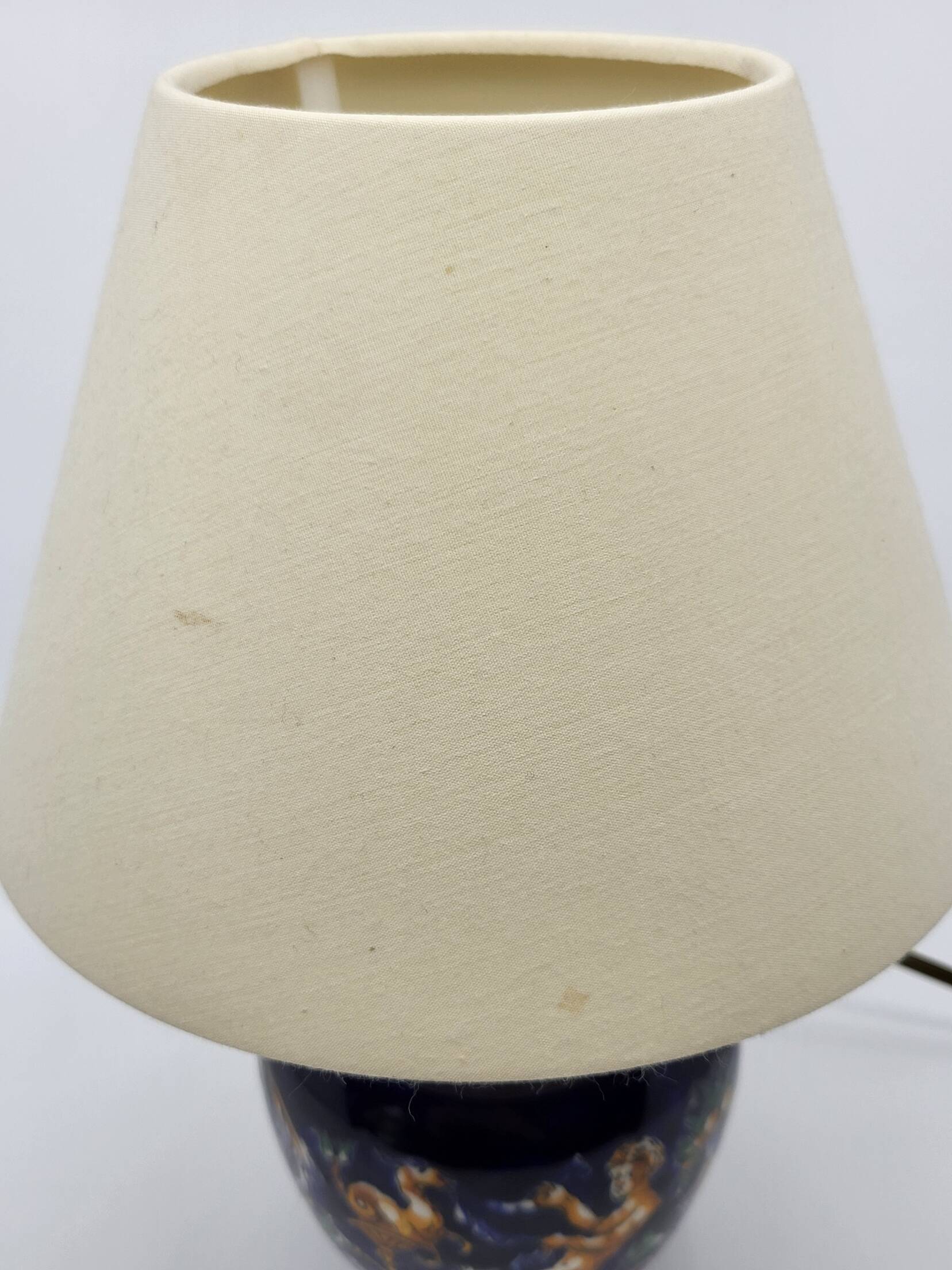 Lampe de table faïence de Gien décor Renaissance fond bleu