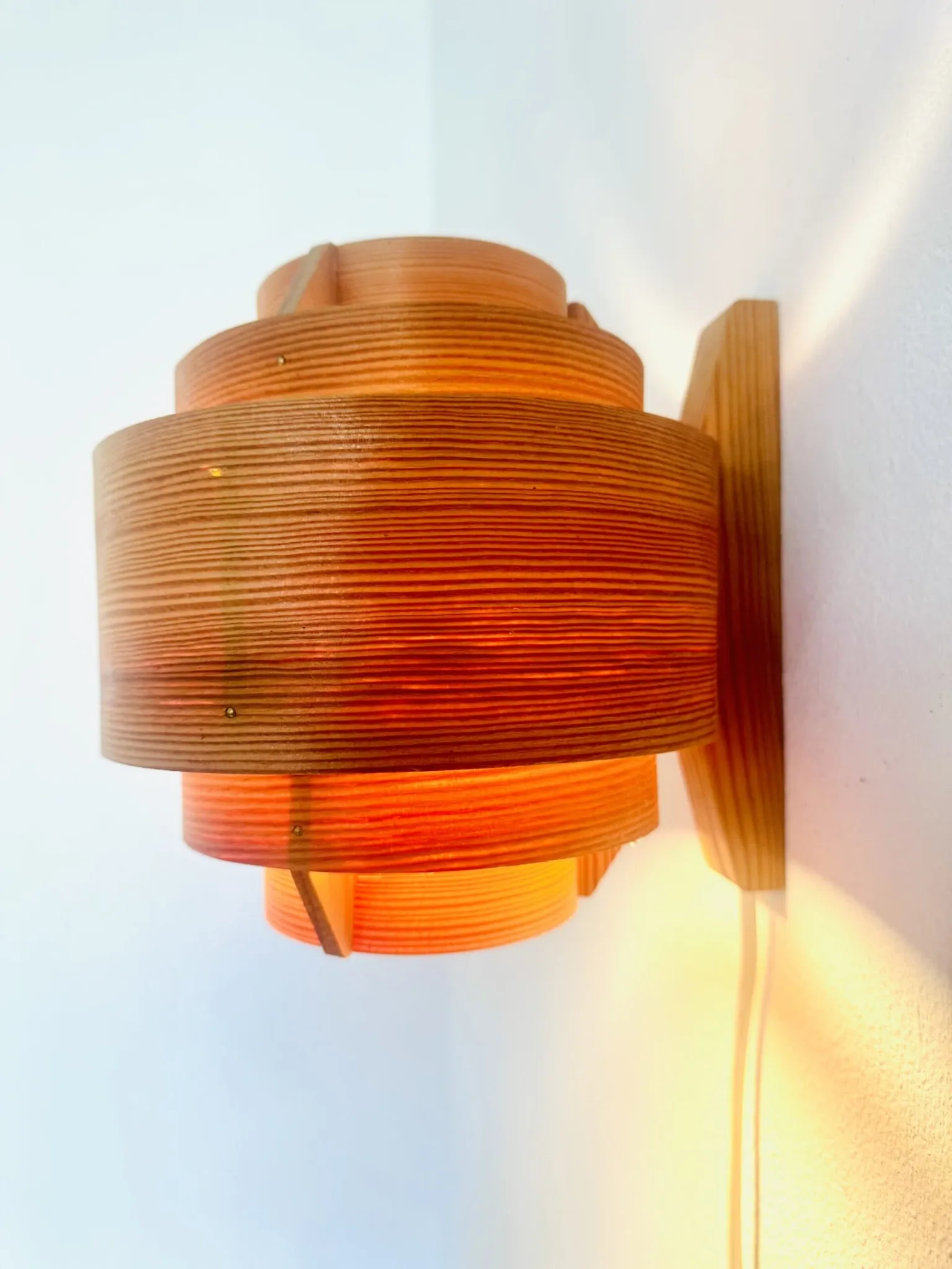 Pine Veneer Curved Wall Lamp By Hans-Agne Jakobsson For Ab Ellysett, Sweden, 1960S