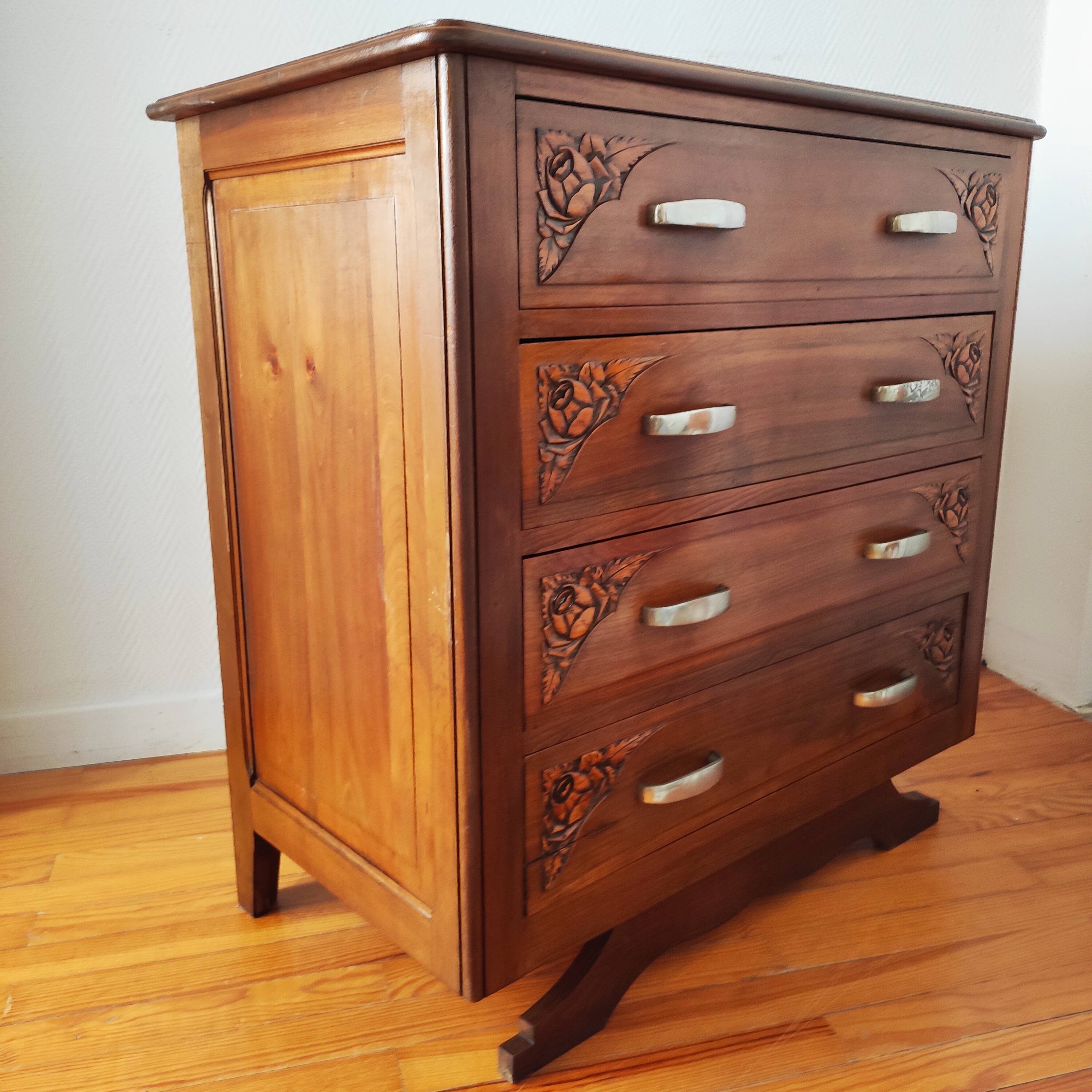 Art Deco chest of drawers in solid walnut